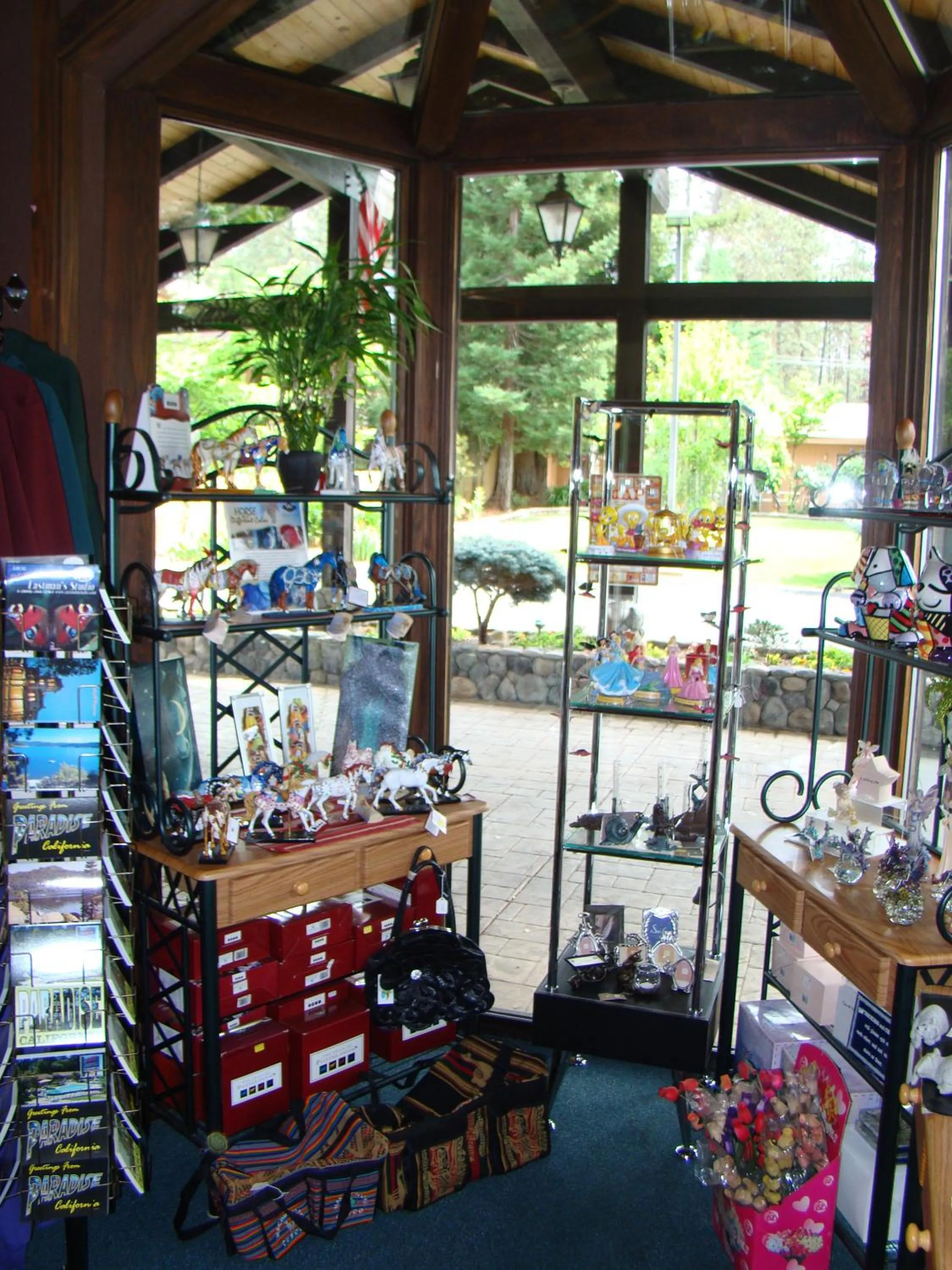 Lobby or reception in Ponderosa Gardens Motel