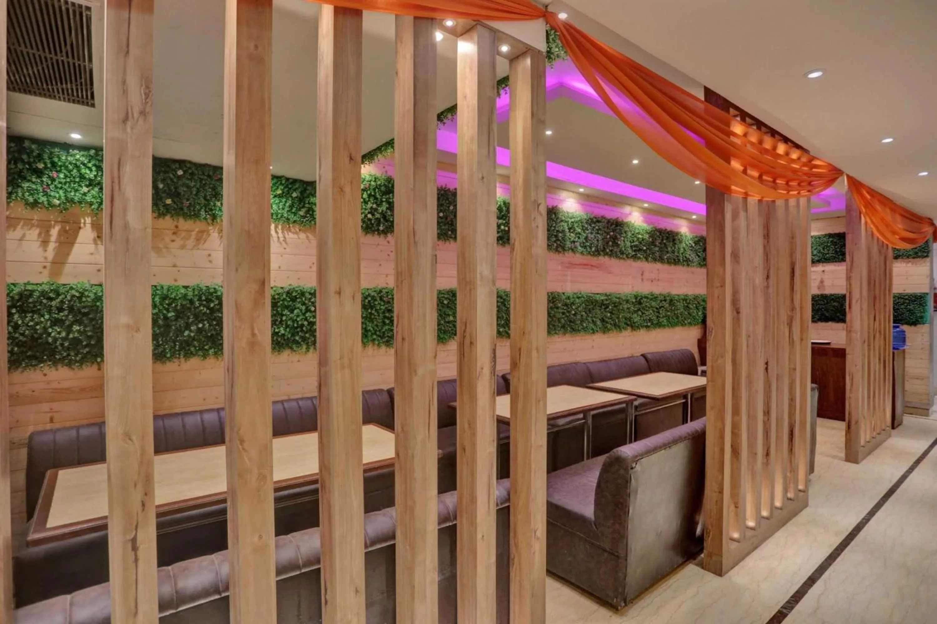 Dining area, Bed in Townhouse Jp Grand Near Mayapuri Chowk