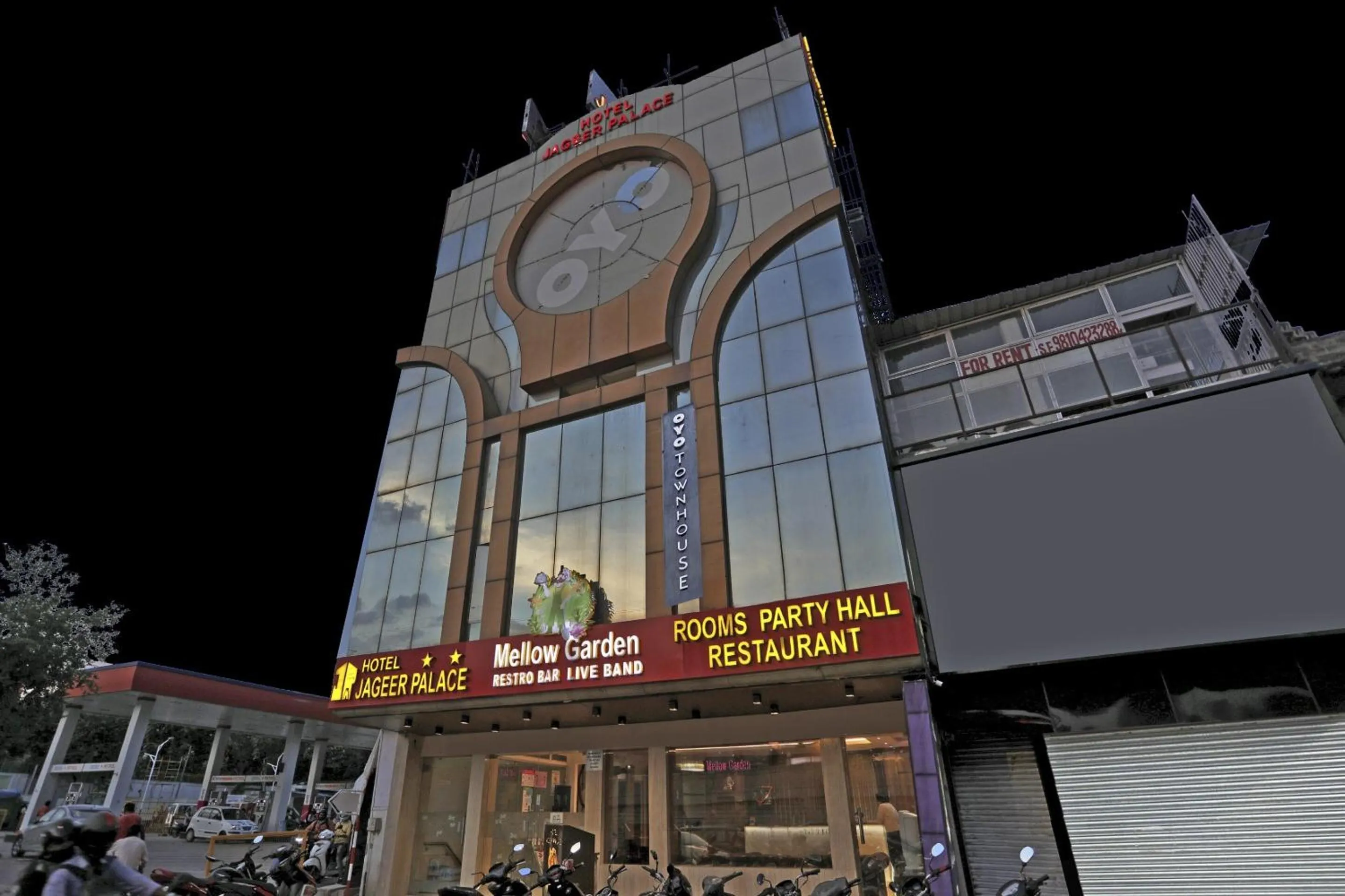 Facade/entrance in Townhouse Jp Grand Near Mayapuri Chowk