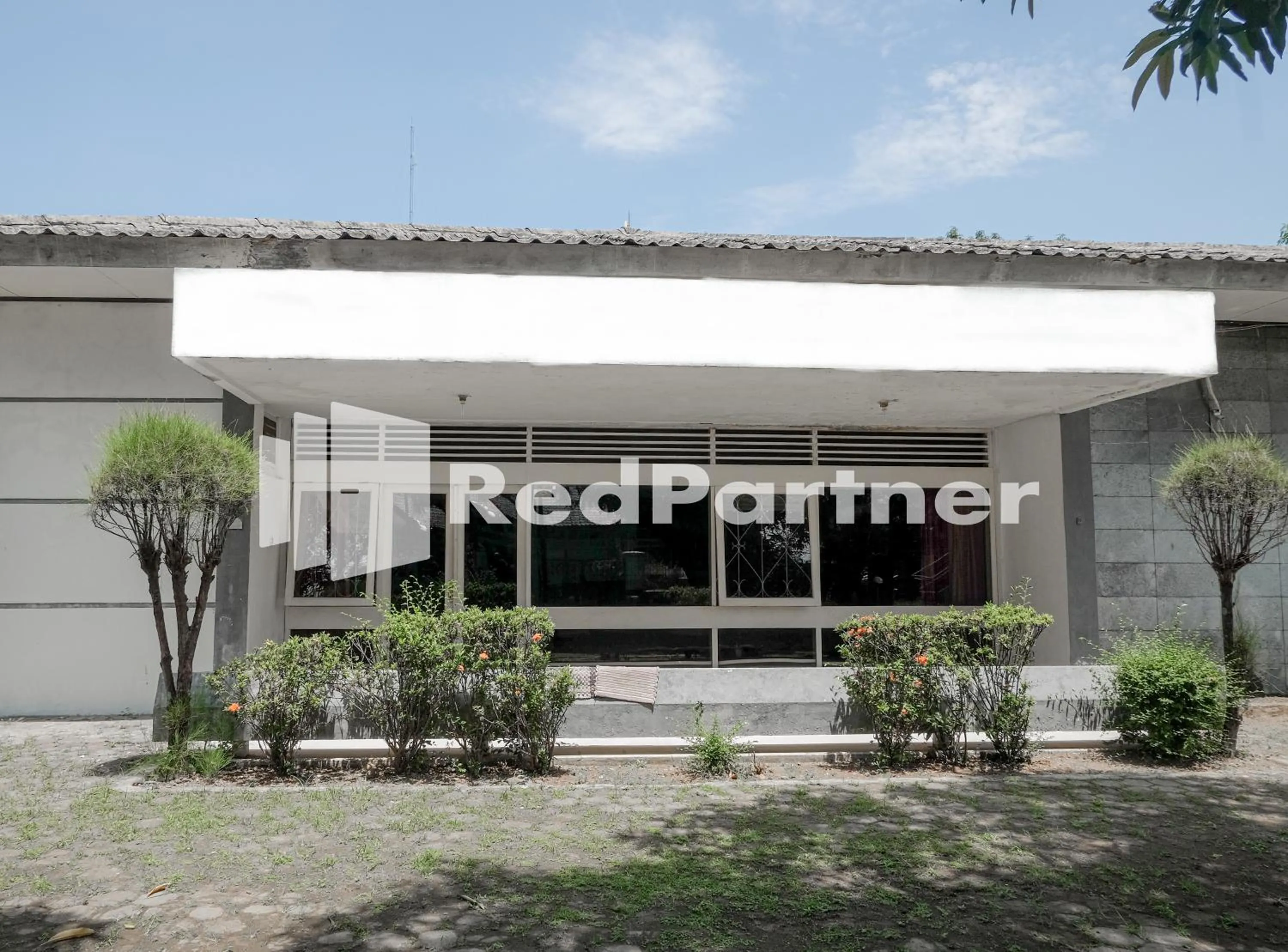 Property building in Rajawali Guest House Mitra RedDoorz