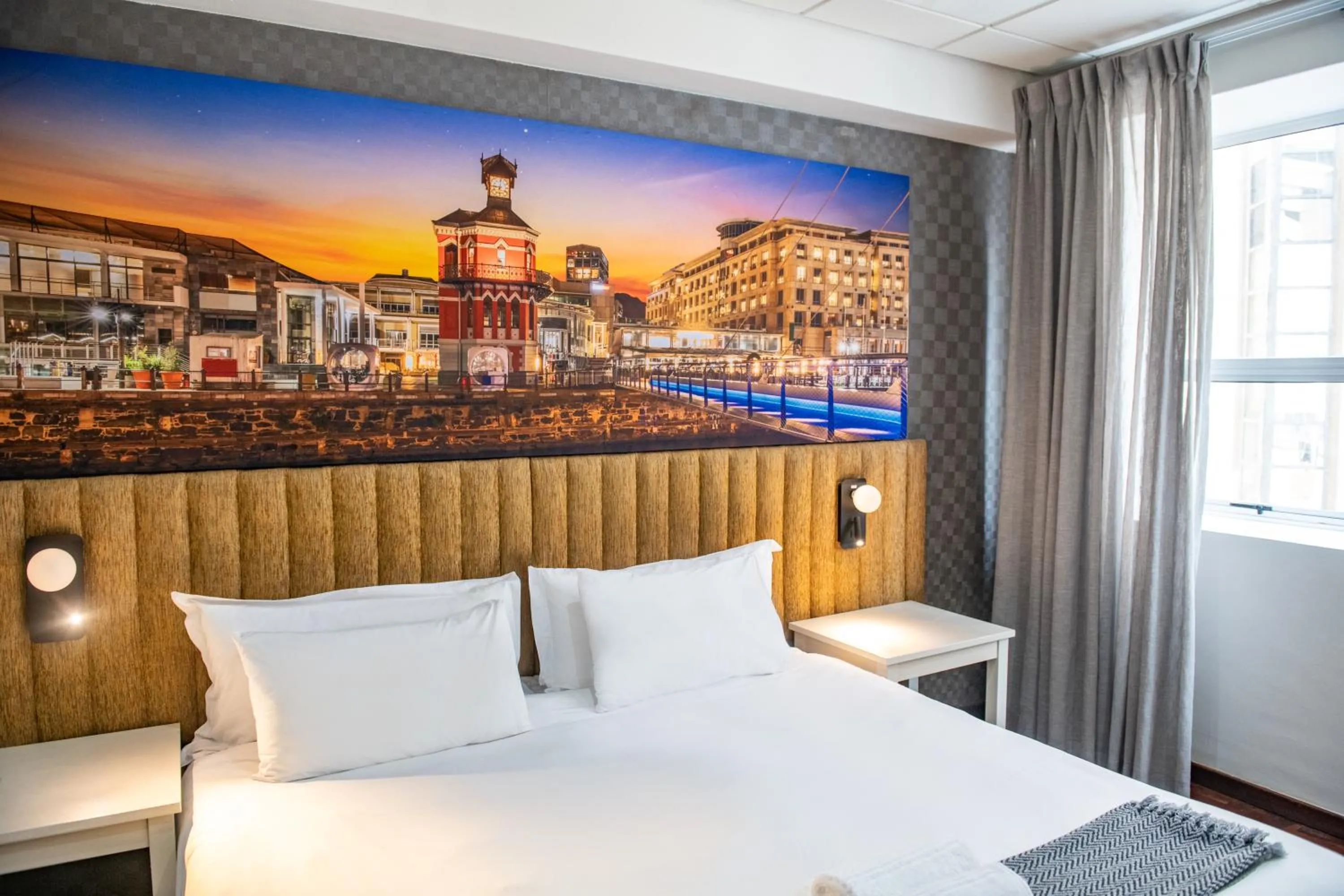 Photo of the whole room, Bed in Cape Diamond Boutique Hotel