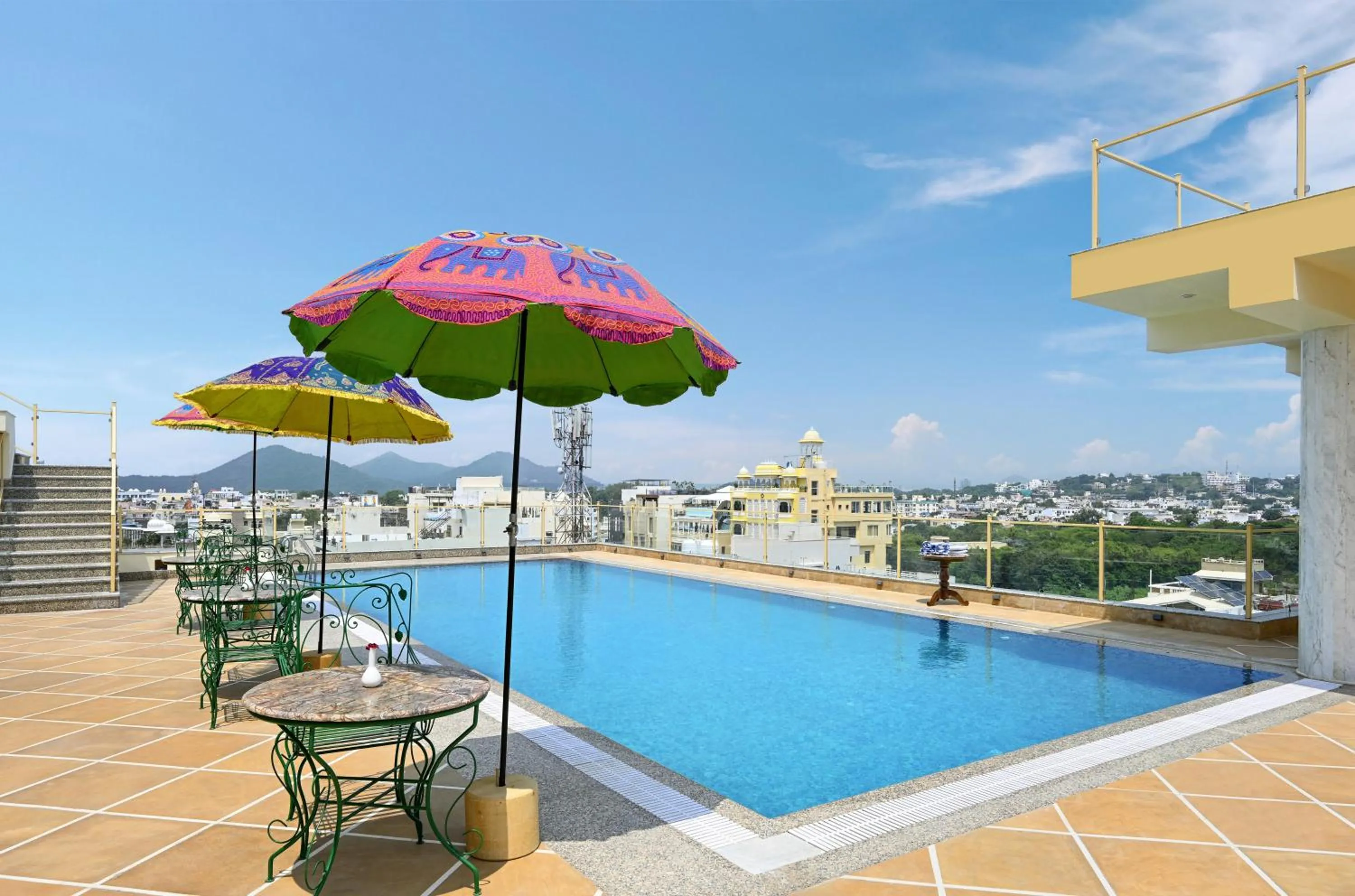 Swimming pool in Shahpura Barliyas House