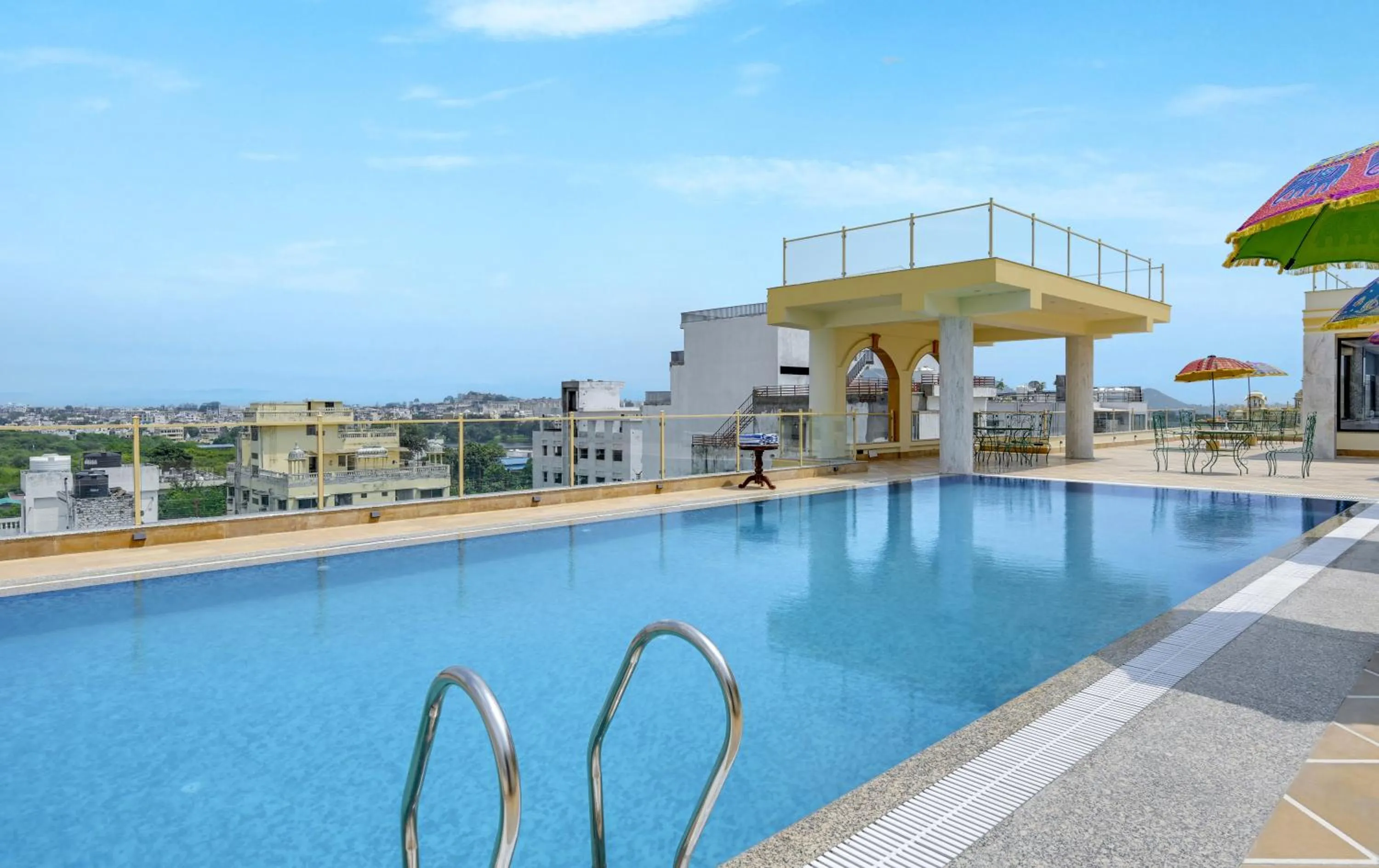 Swimming pool in Shahpura Barliyas House