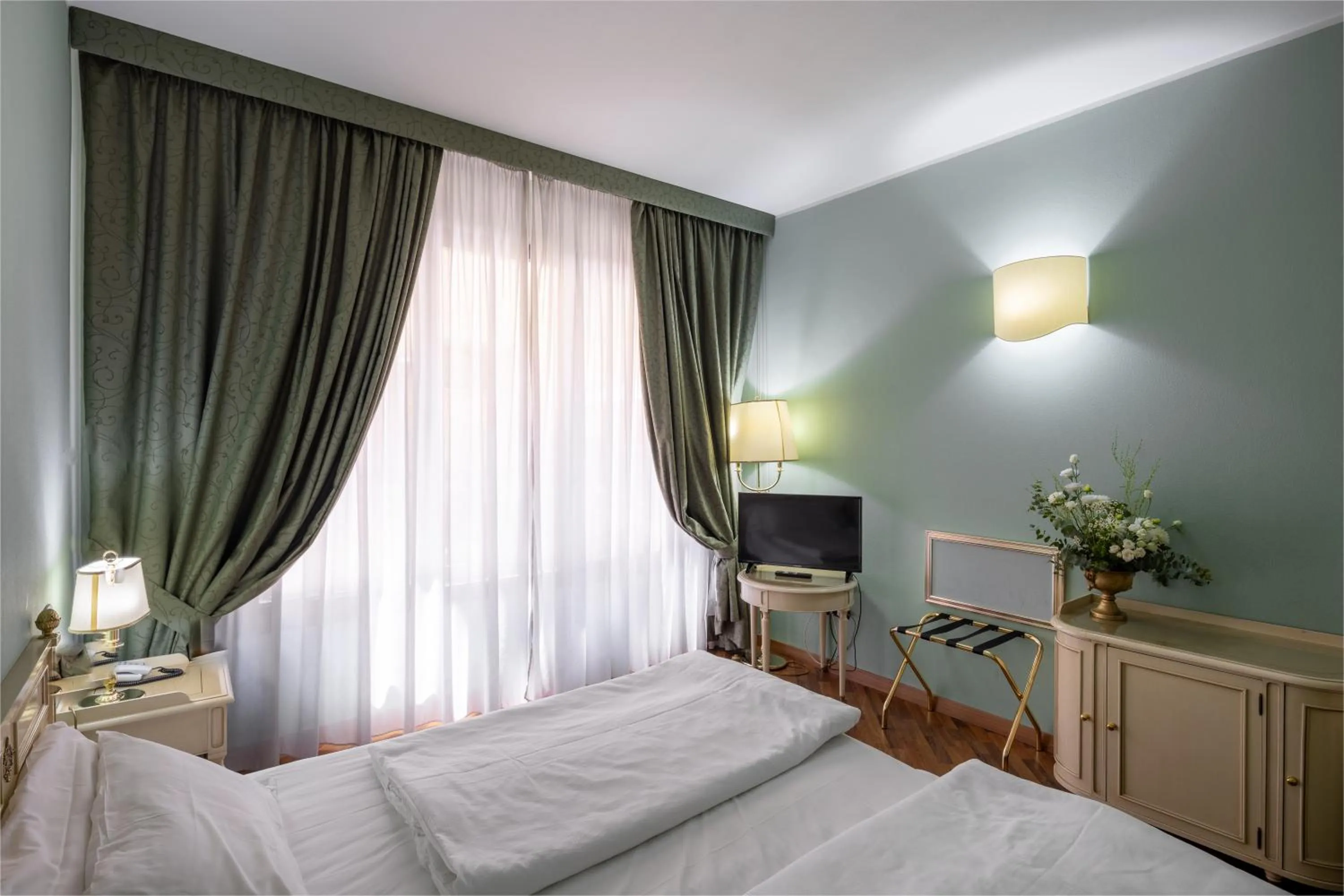 TV and multimedia, Bed in Hotel Lucrezia Borgia