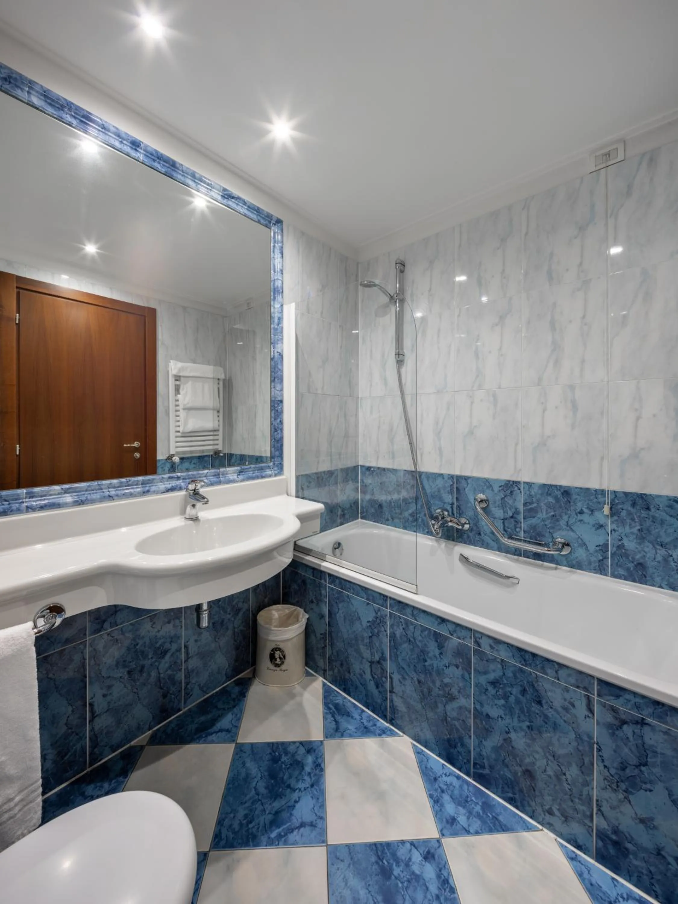 Bathroom in Hotel Lucrezia Borgia