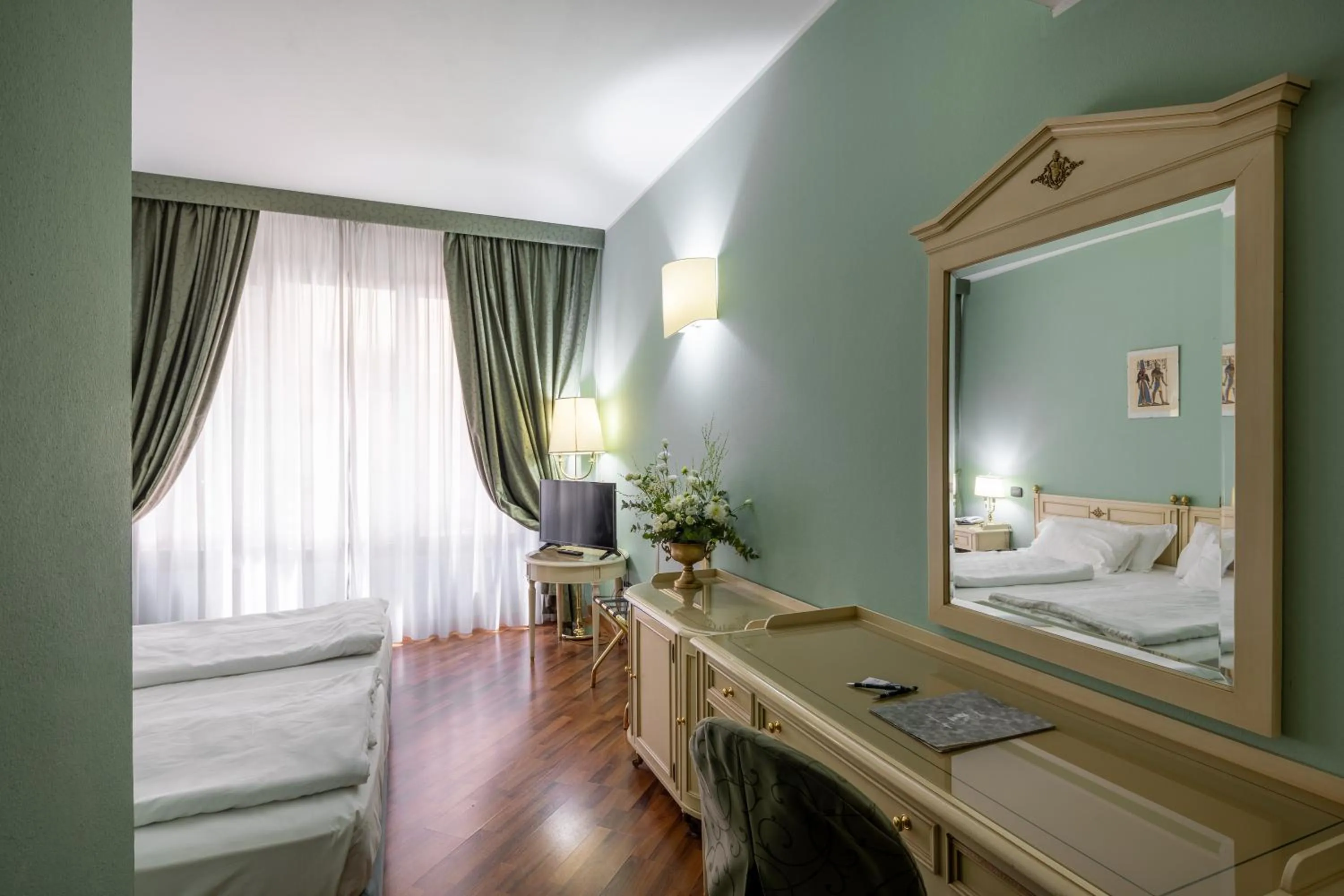 Bedroom, Bed in Hotel Lucrezia Borgia