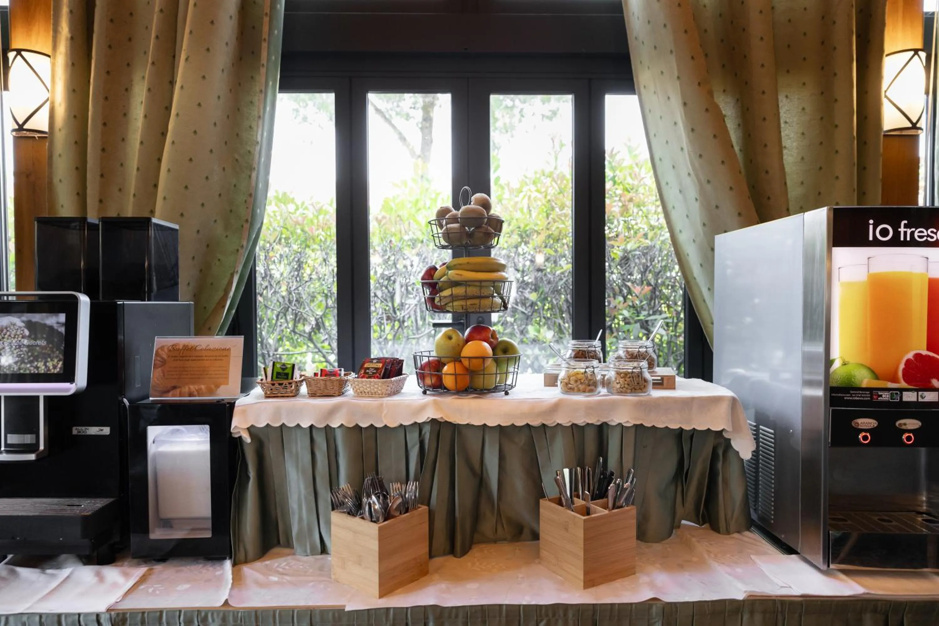 Coffee/tea facilities in Hotel Lucrezia Borgia