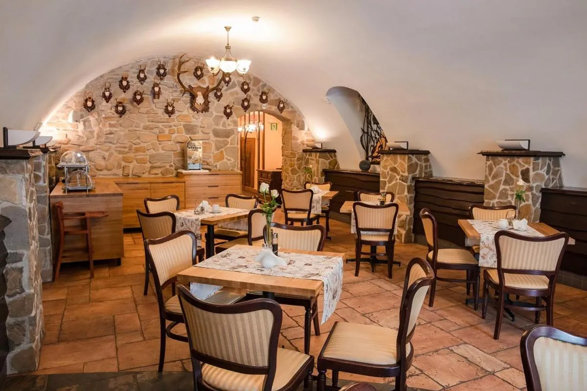 Restaurant/places to eat in Hotel Hubertus Rzeszów