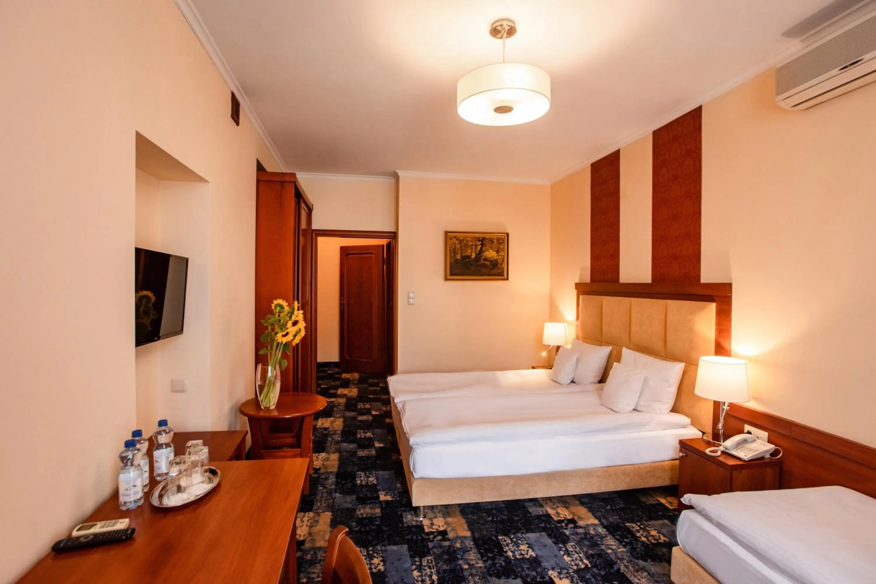 Bed in Hotel Hubertus Rzeszów