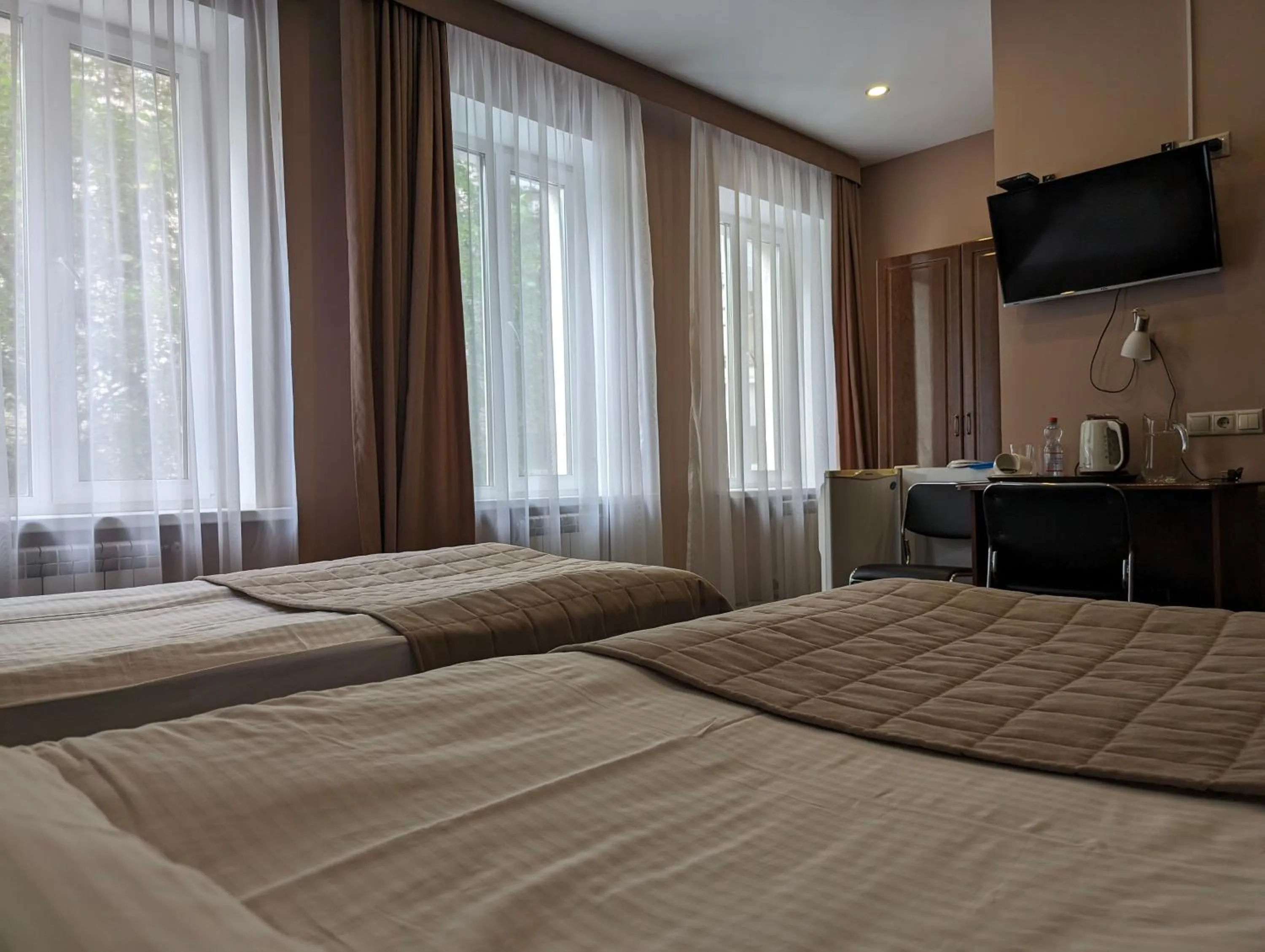 Standard Twin Room in Victoria Hotel