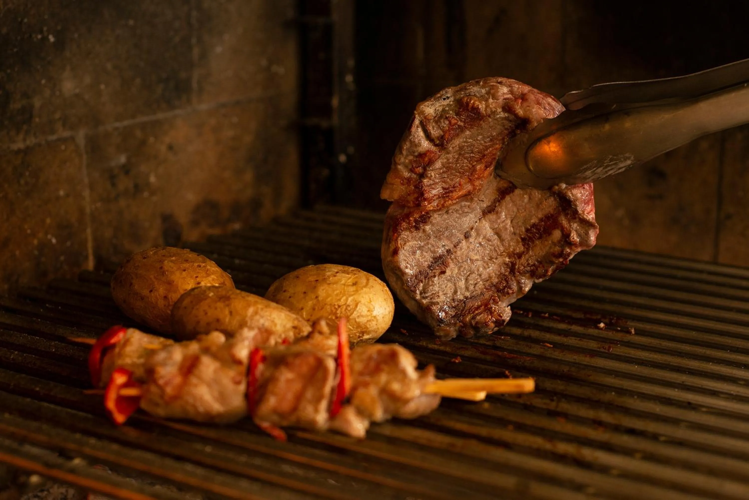 Restaurant/places to eat in GINGER Hotel