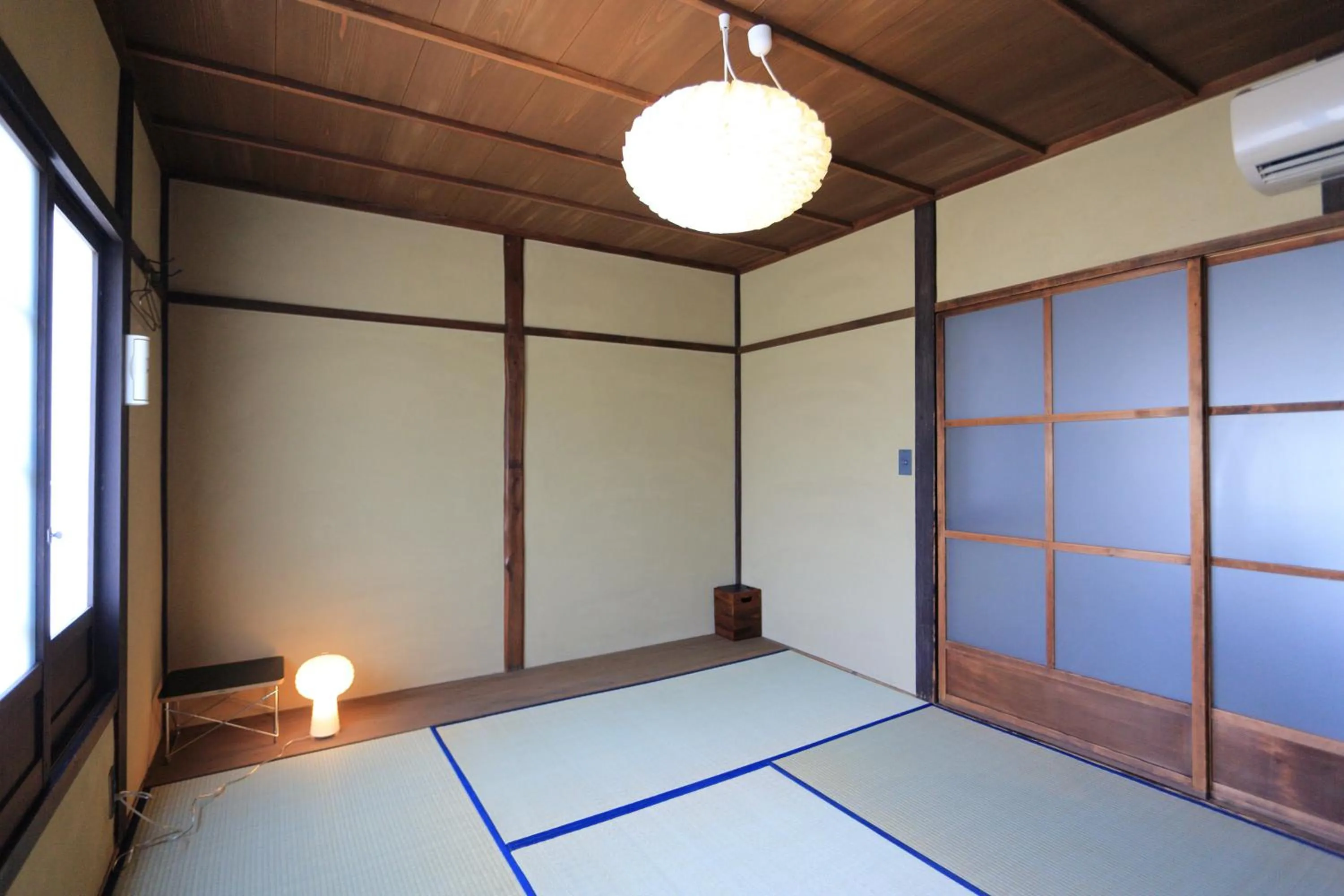 Photo of the whole room in Usaginonedoko