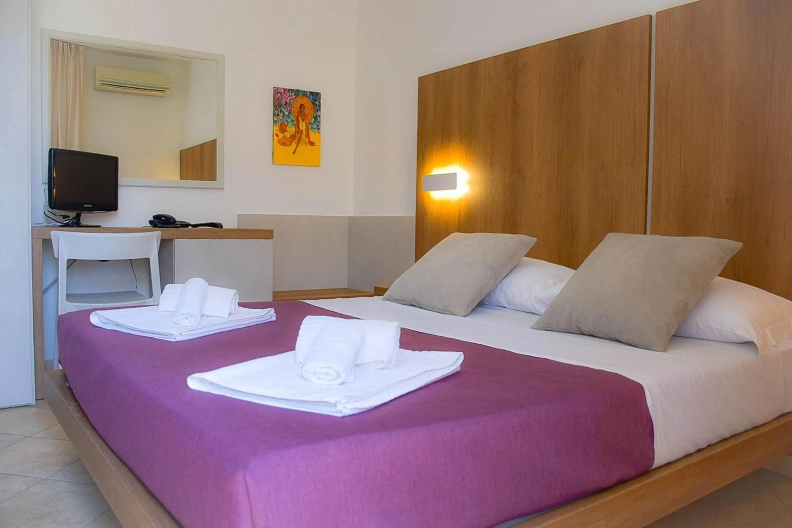 Photo of the whole room, Bed in Hotel Sikania