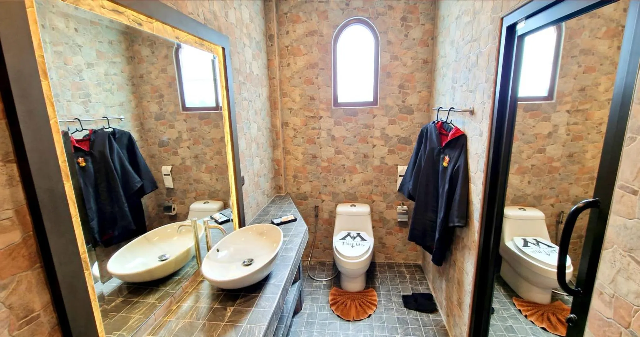 Shower in POTTERLAND Luxury Pool Villa Pattaya Walking Street 6 Bedrooms