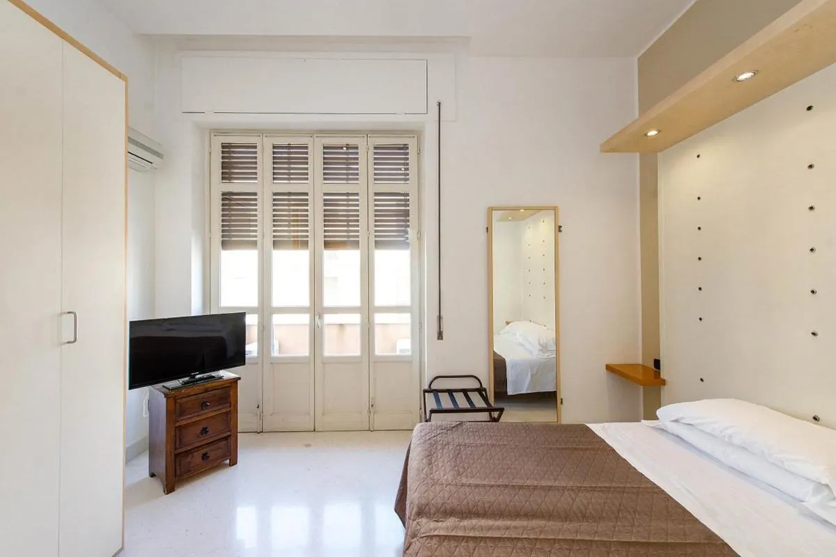 Photo of the whole room, Bed in Residence Arco Antico