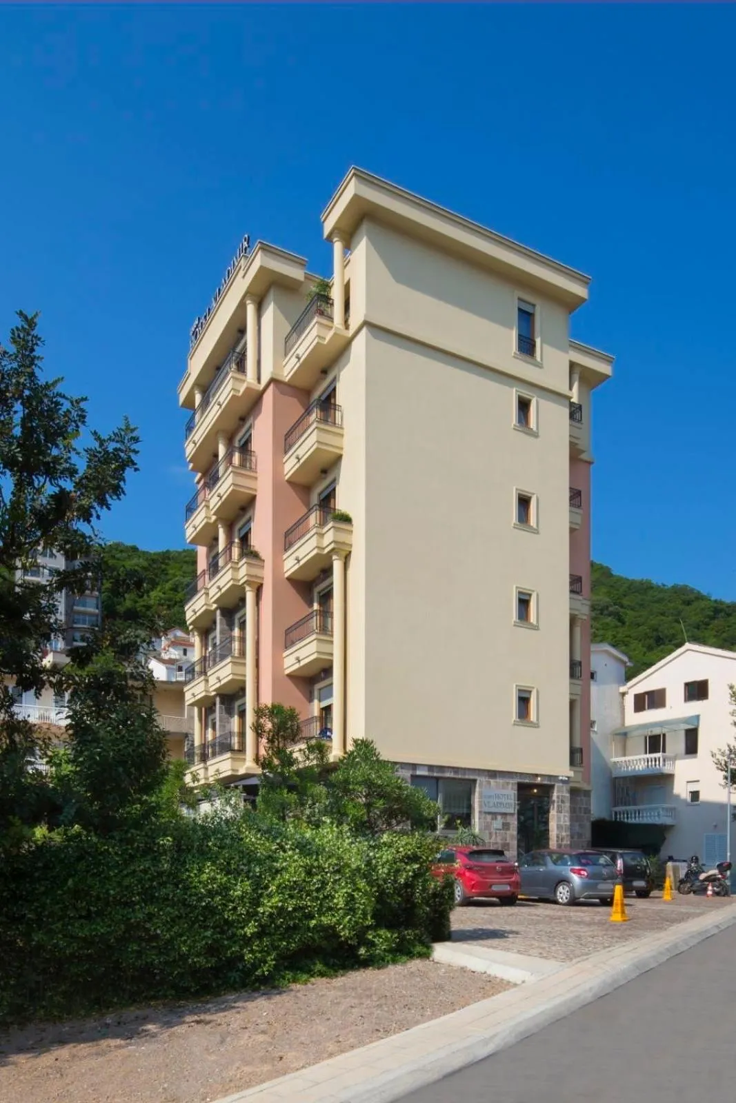 Property building in Hotel Vladimir