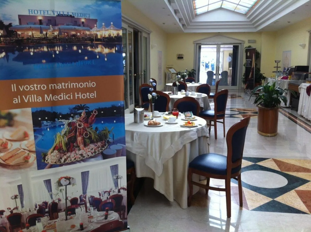 Restaurant/places to eat in Hotel Villa Medici