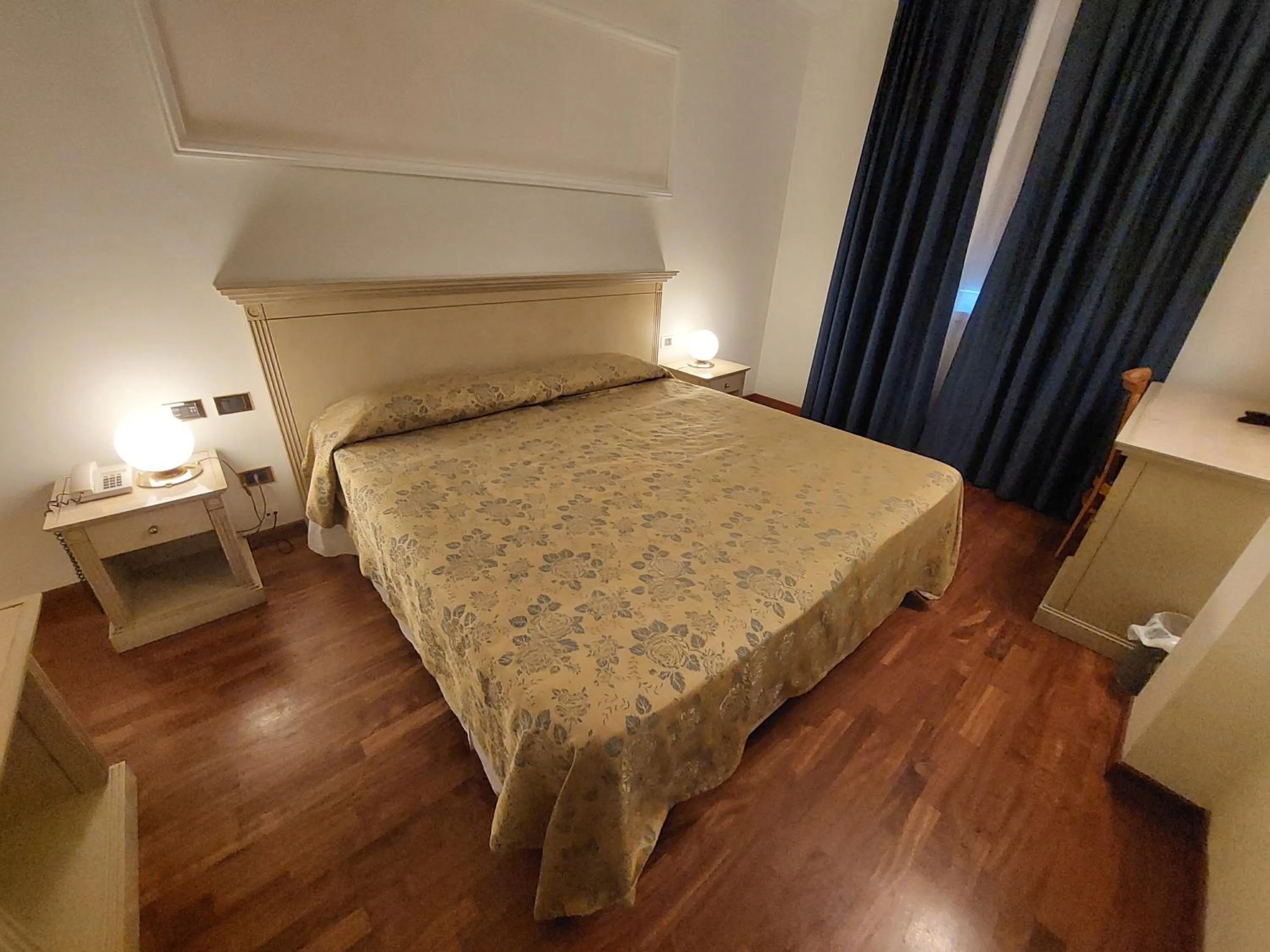 Bed in Hotel Villa Medici