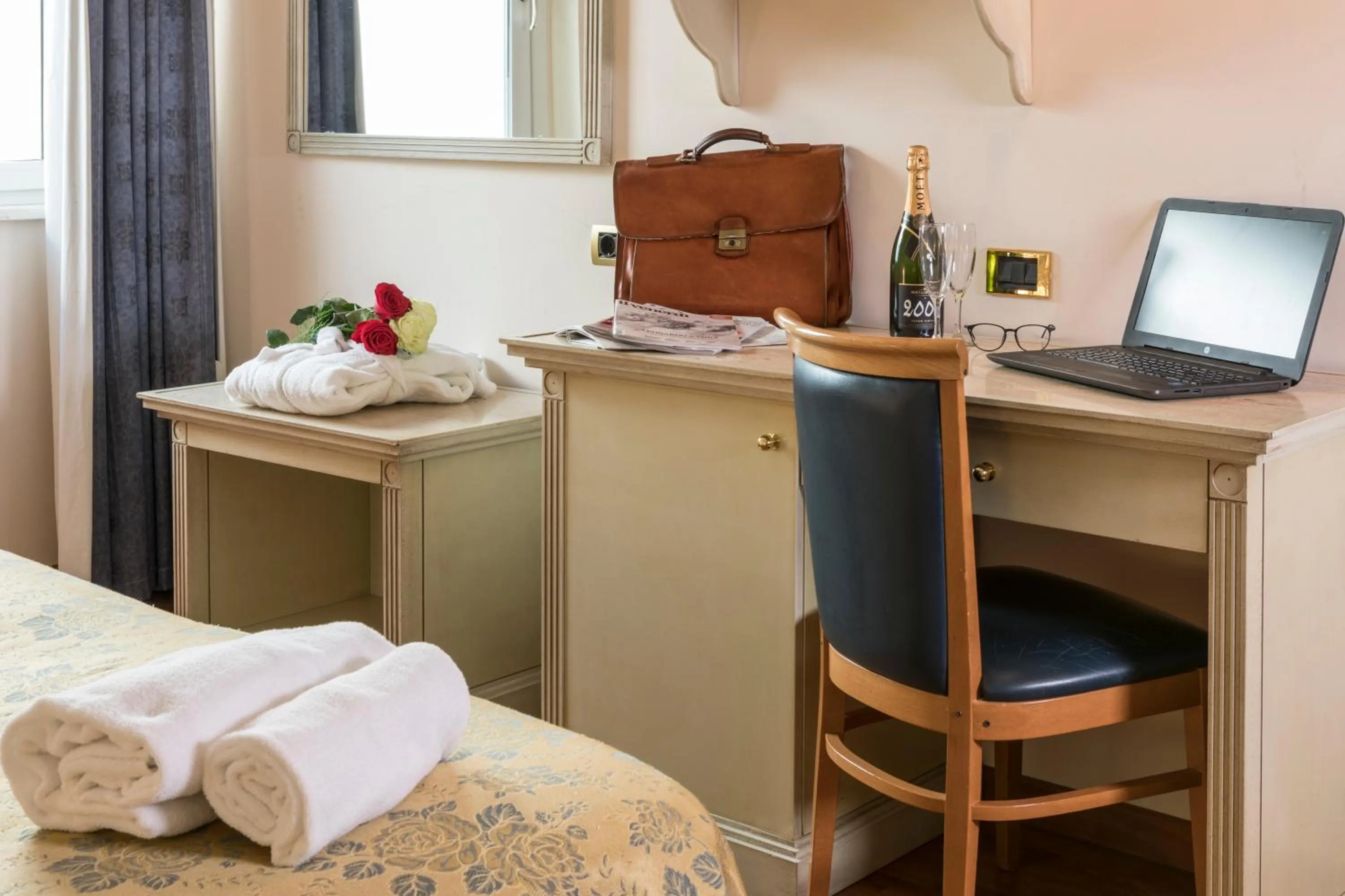 Bed in Hotel Villa Medici