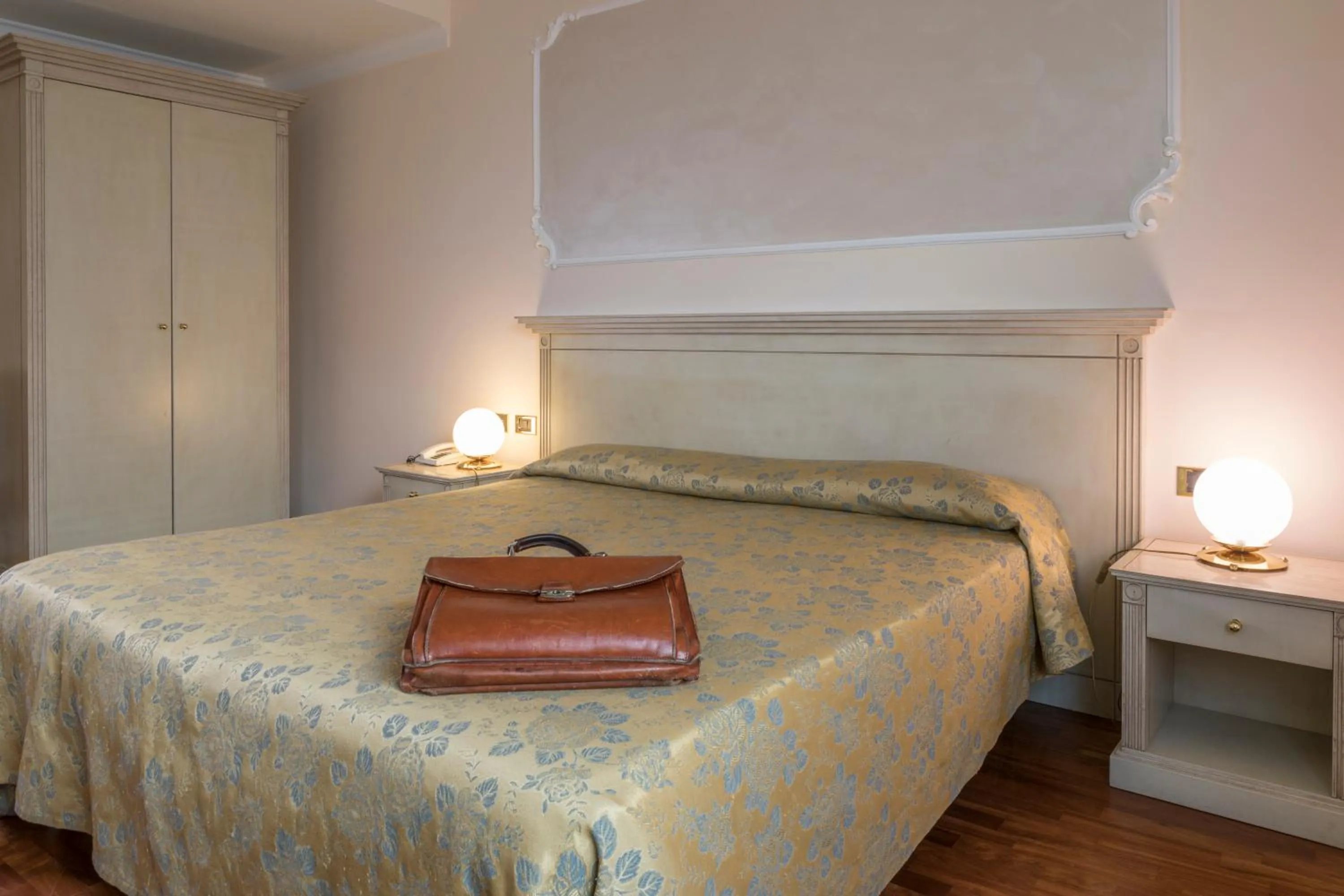 Bed in Hotel Villa Medici