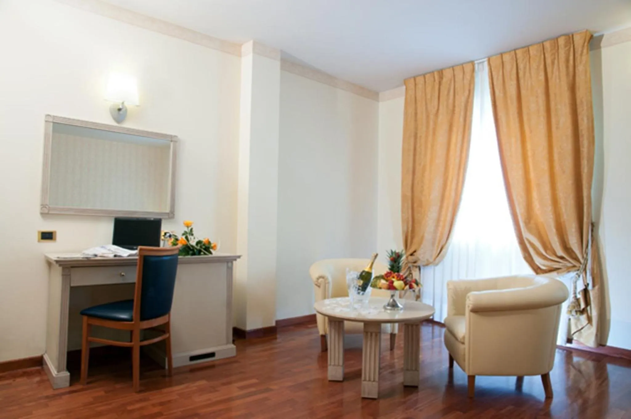 Seating area in Hotel Villa Medici