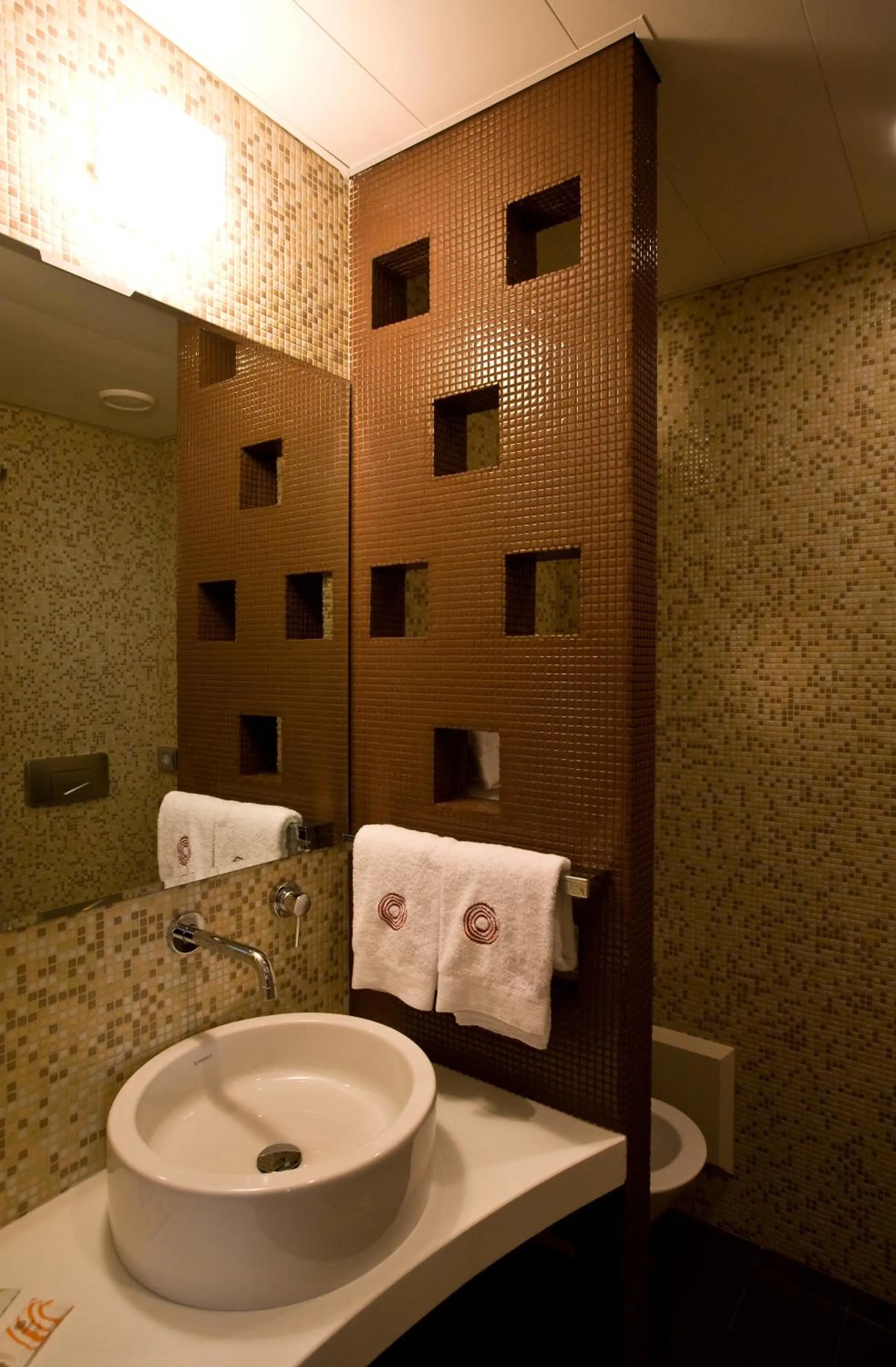 Bathroom, Bed in Eos Hotel