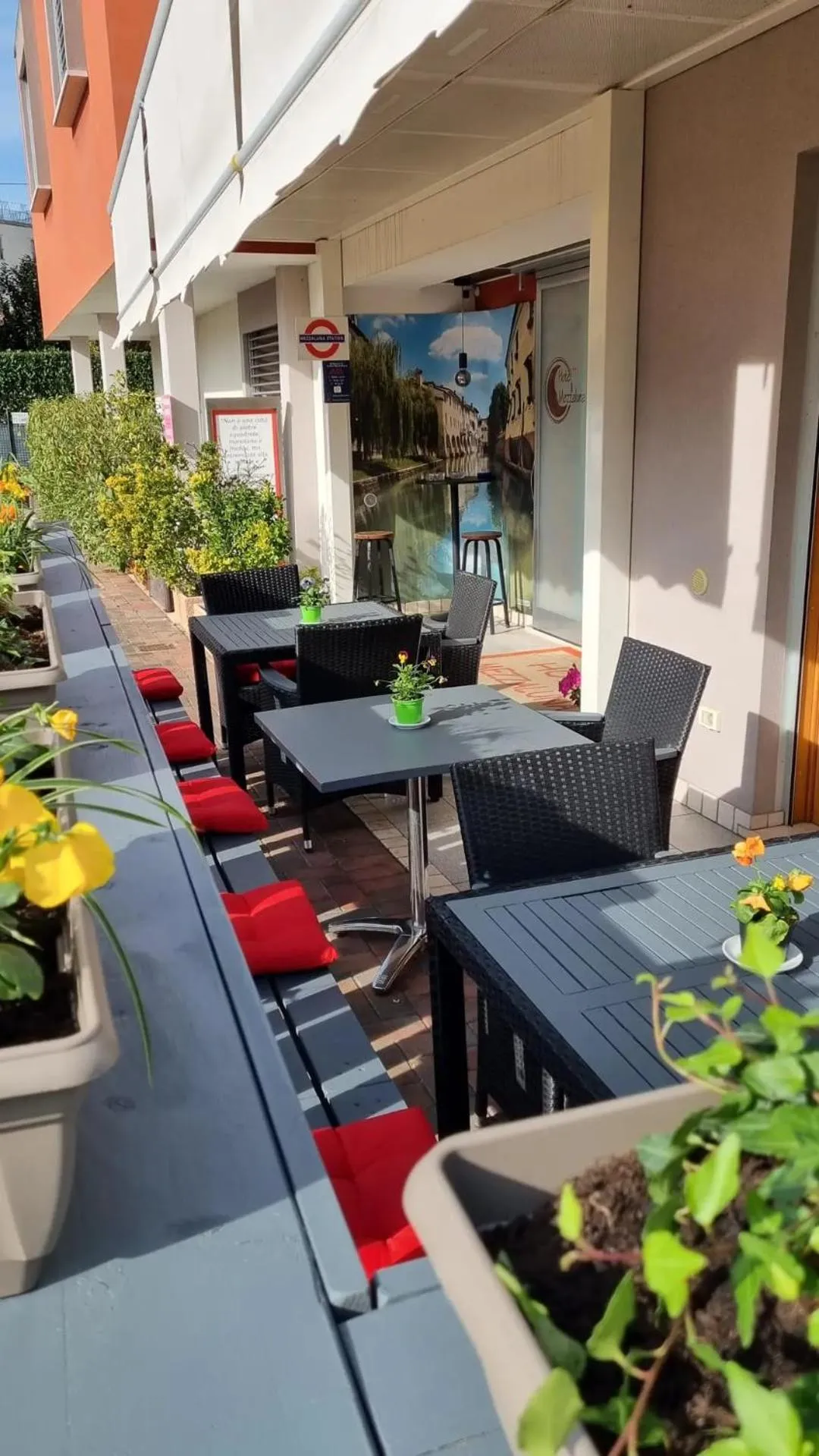 Property building in Hotel Mezzaluna