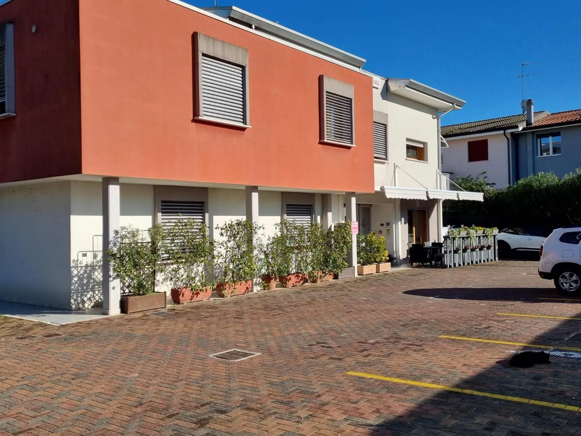 Property building in Hotel Mezzaluna