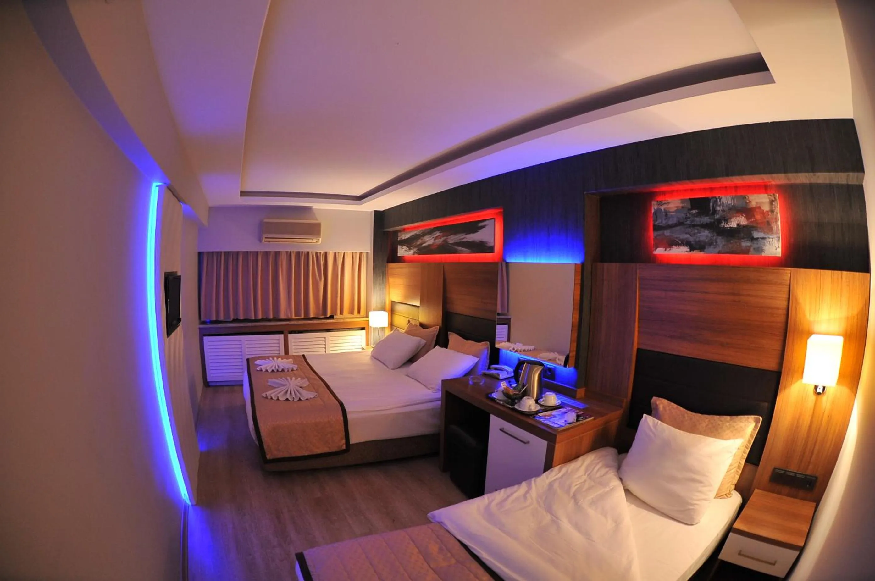 Photo of the whole room, Bed in İzmir Otel Kabaçam