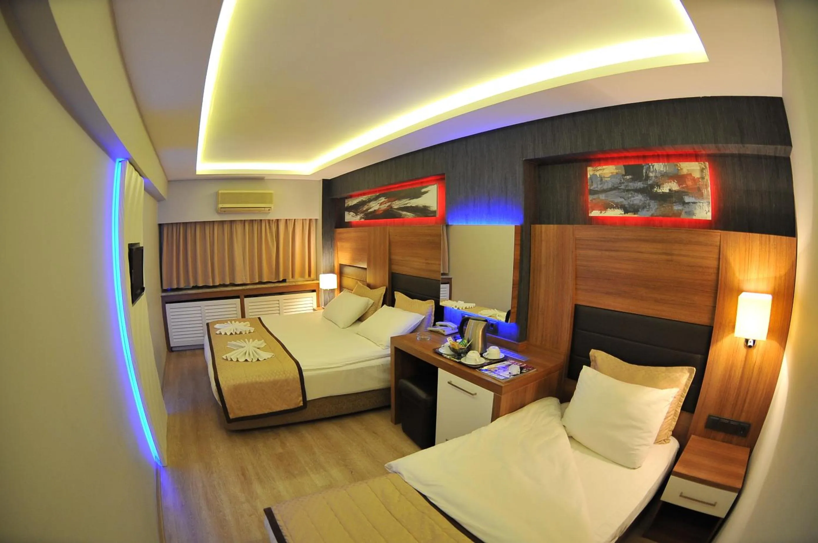 Photo of the whole room, Bed in İzmir Otel Kabaçam