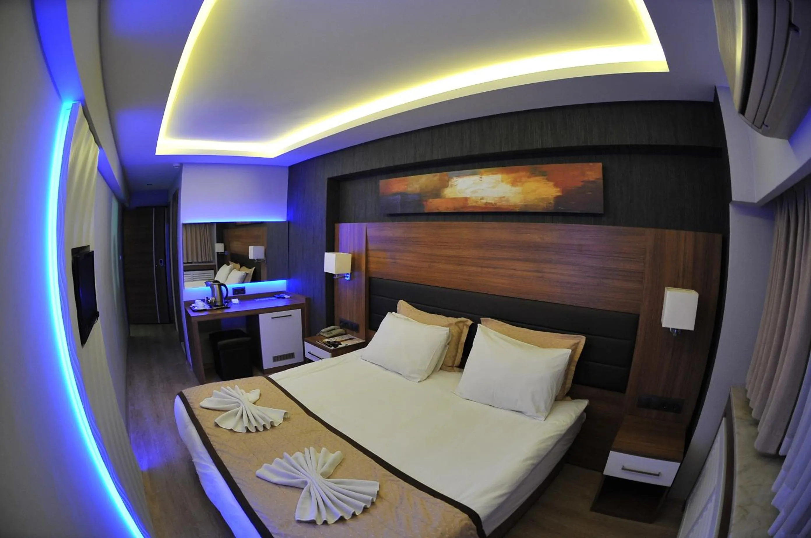 Photo of the whole room, Bed in İzmir Otel Kabaçam