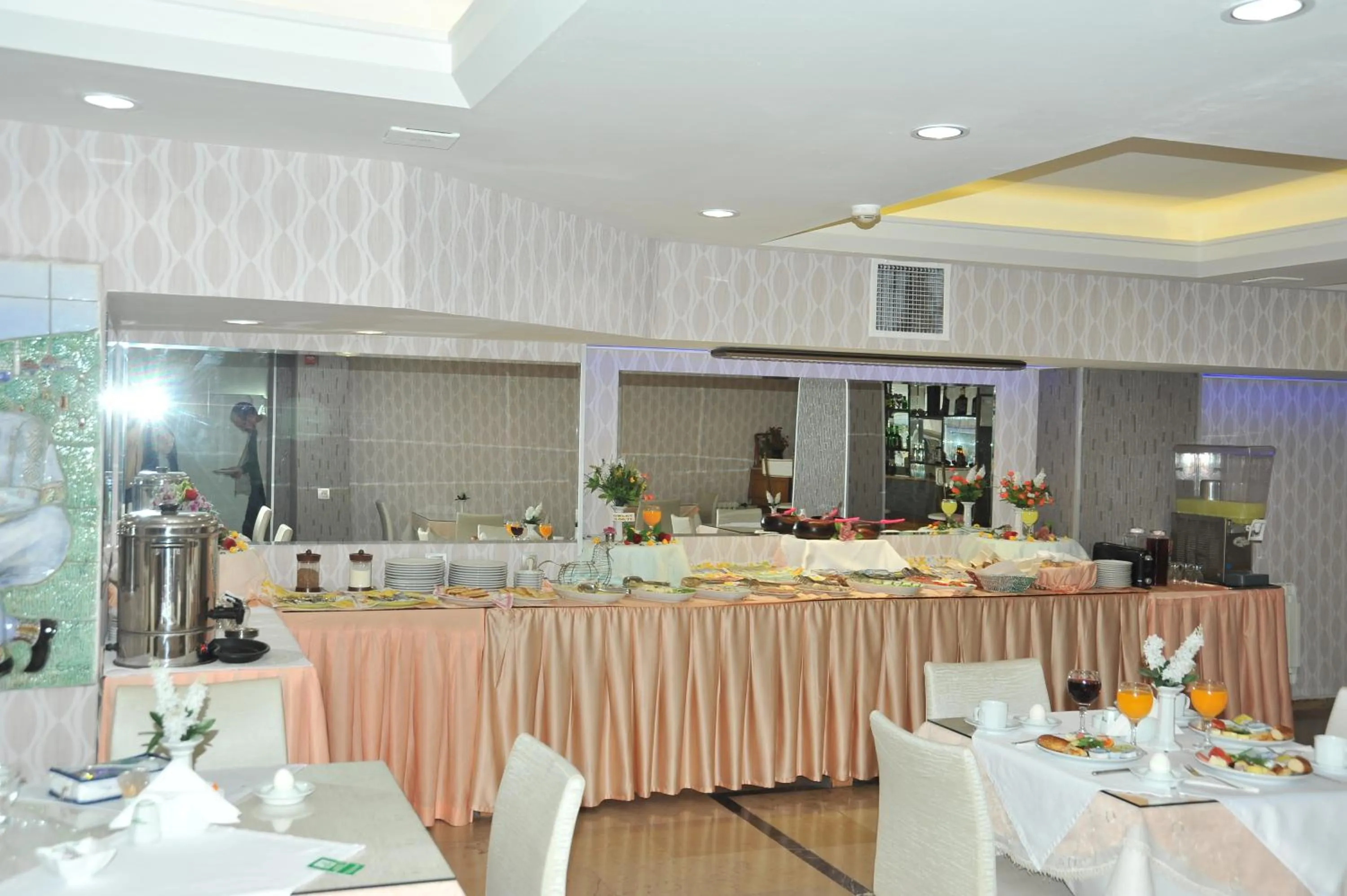Restaurant/places to eat in İzmir Otel Kabaçam