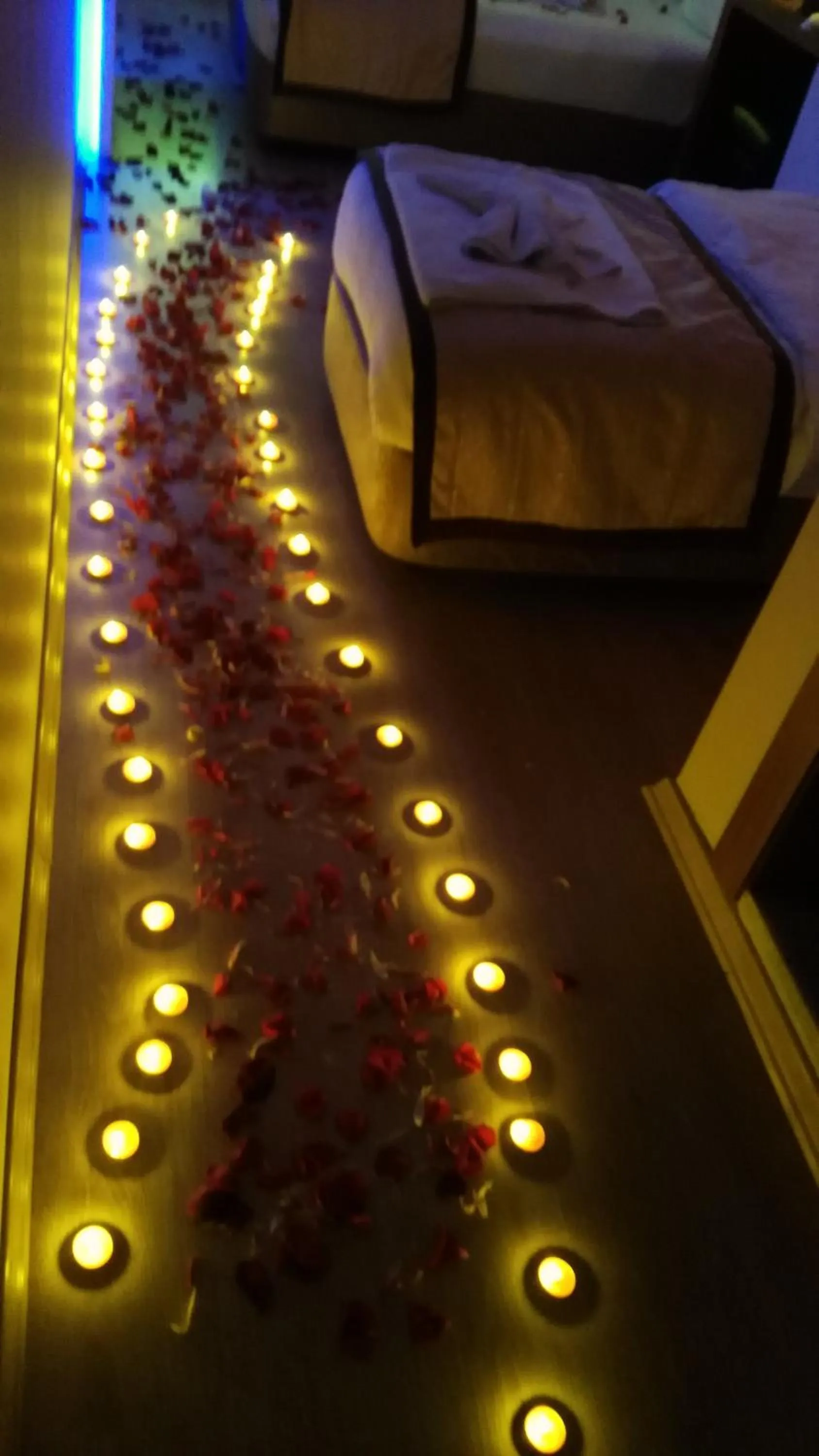 Decorative detail, Bed in İzmir Otel Kabaçam