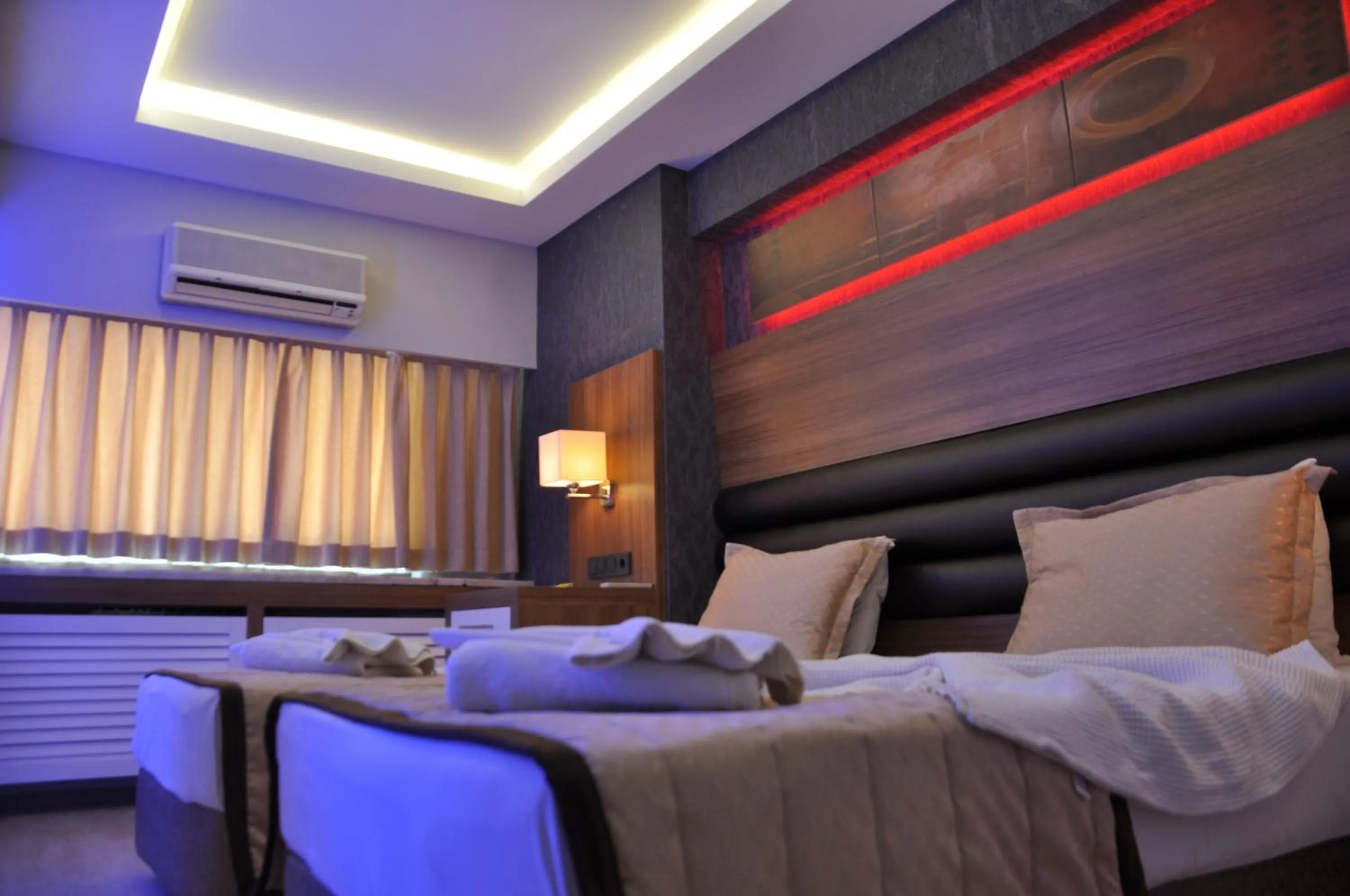 Photo of the whole room, Bed in İzmir Otel Kabaçam