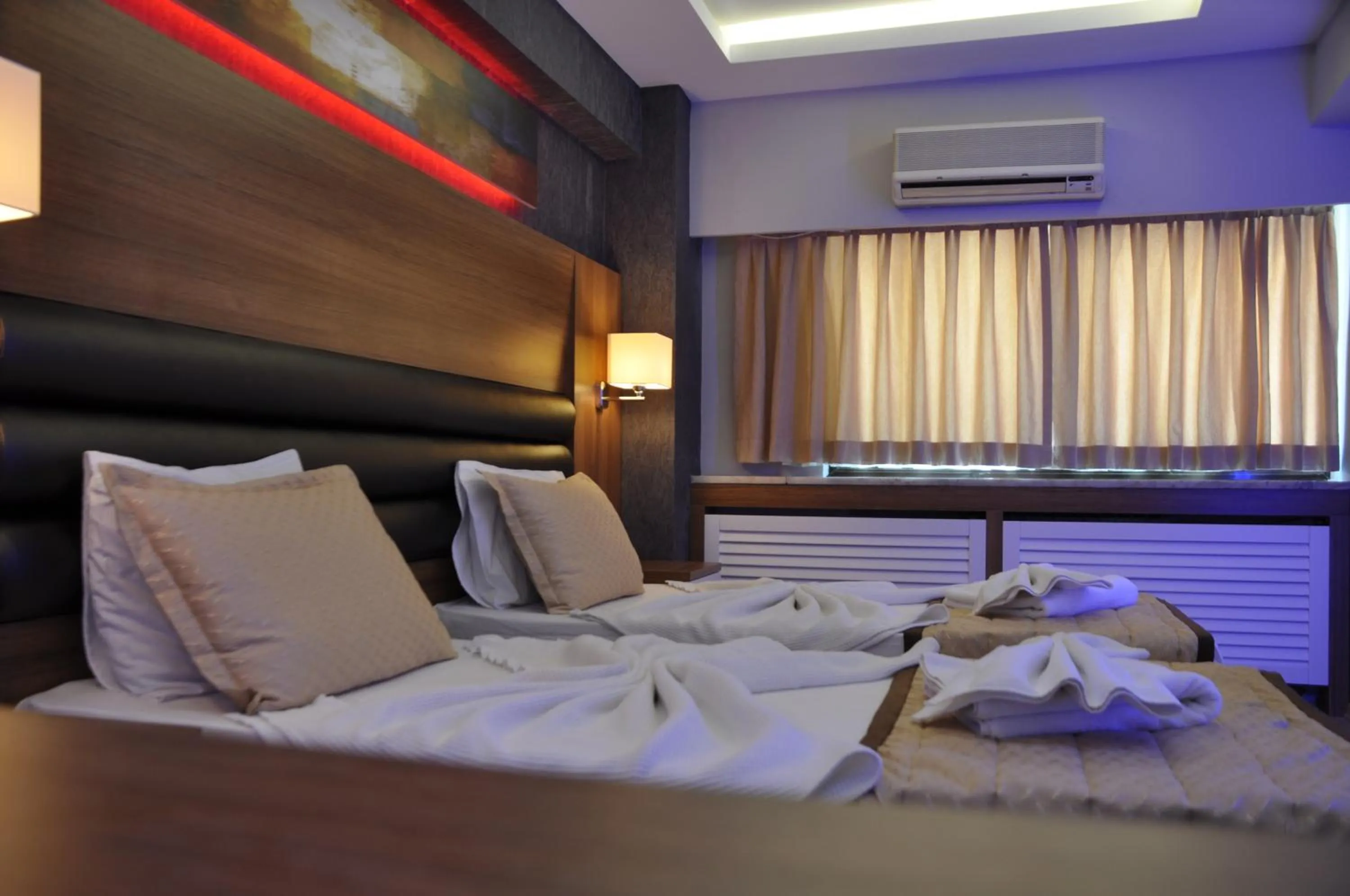 Photo of the whole room, Bed in İzmir Otel Kabaçam