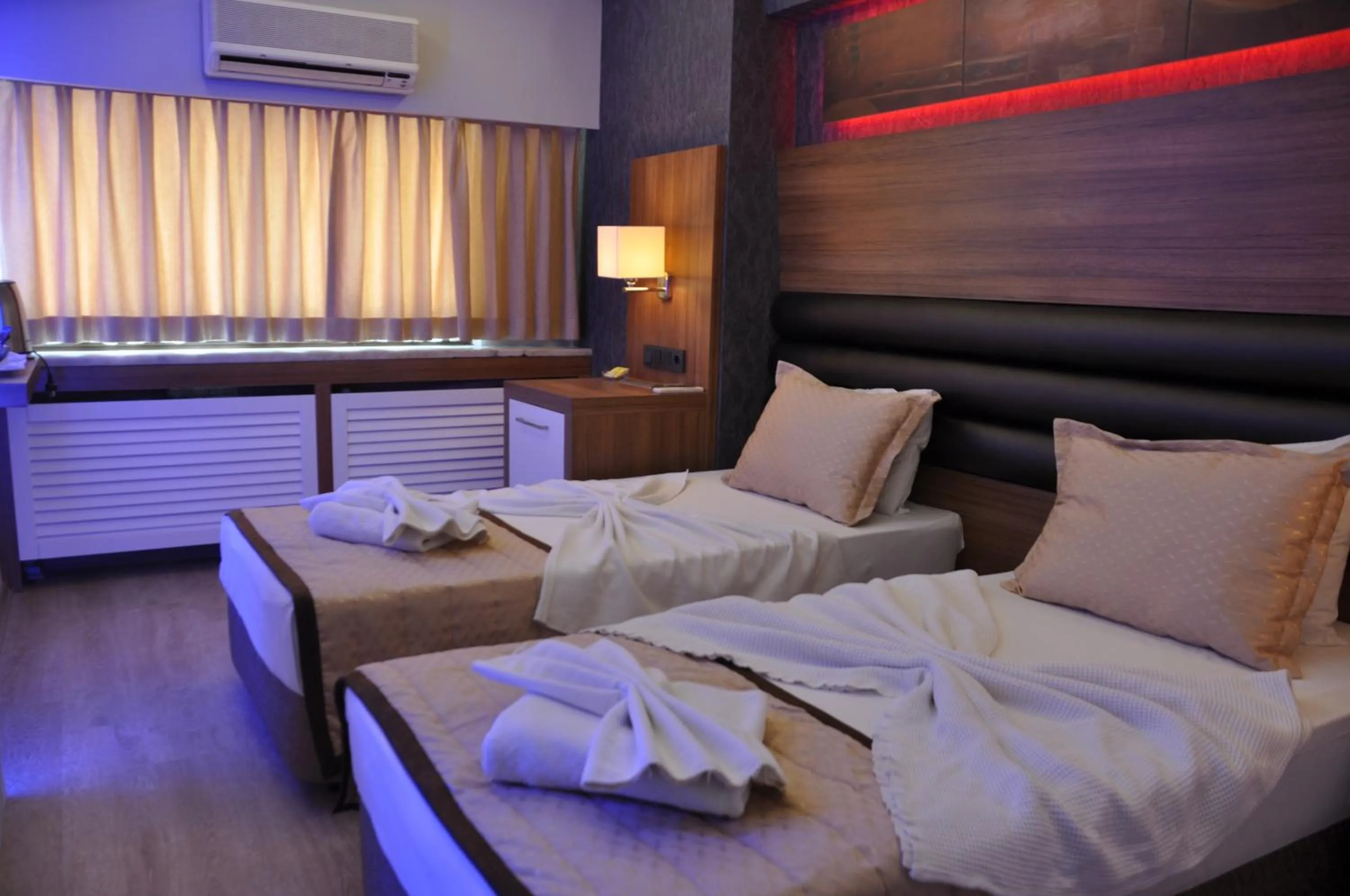 Photo of the whole room, Bed in İzmir Otel Kabaçam