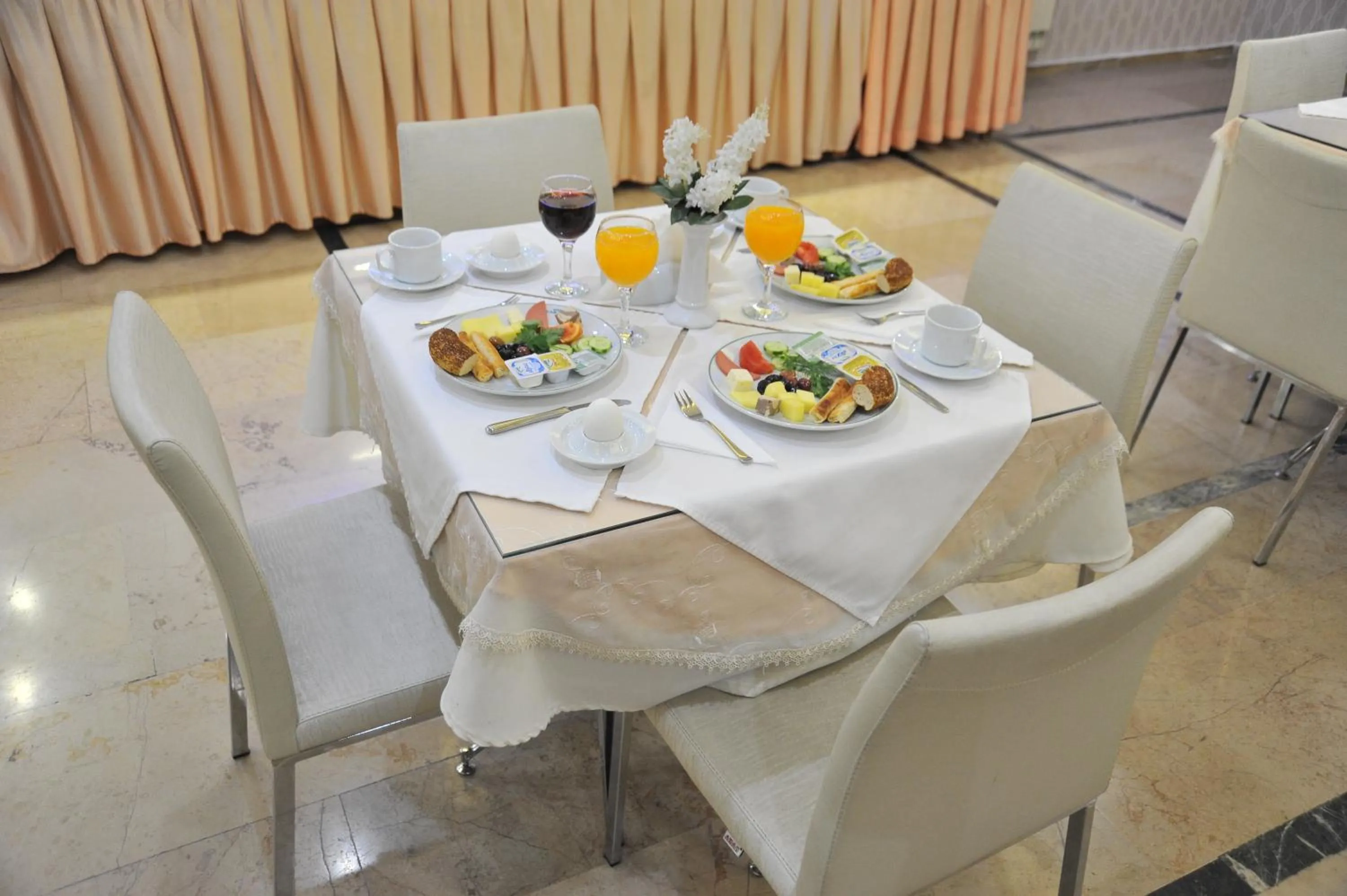 Restaurant/places to eat in İzmir Otel Kabaçam