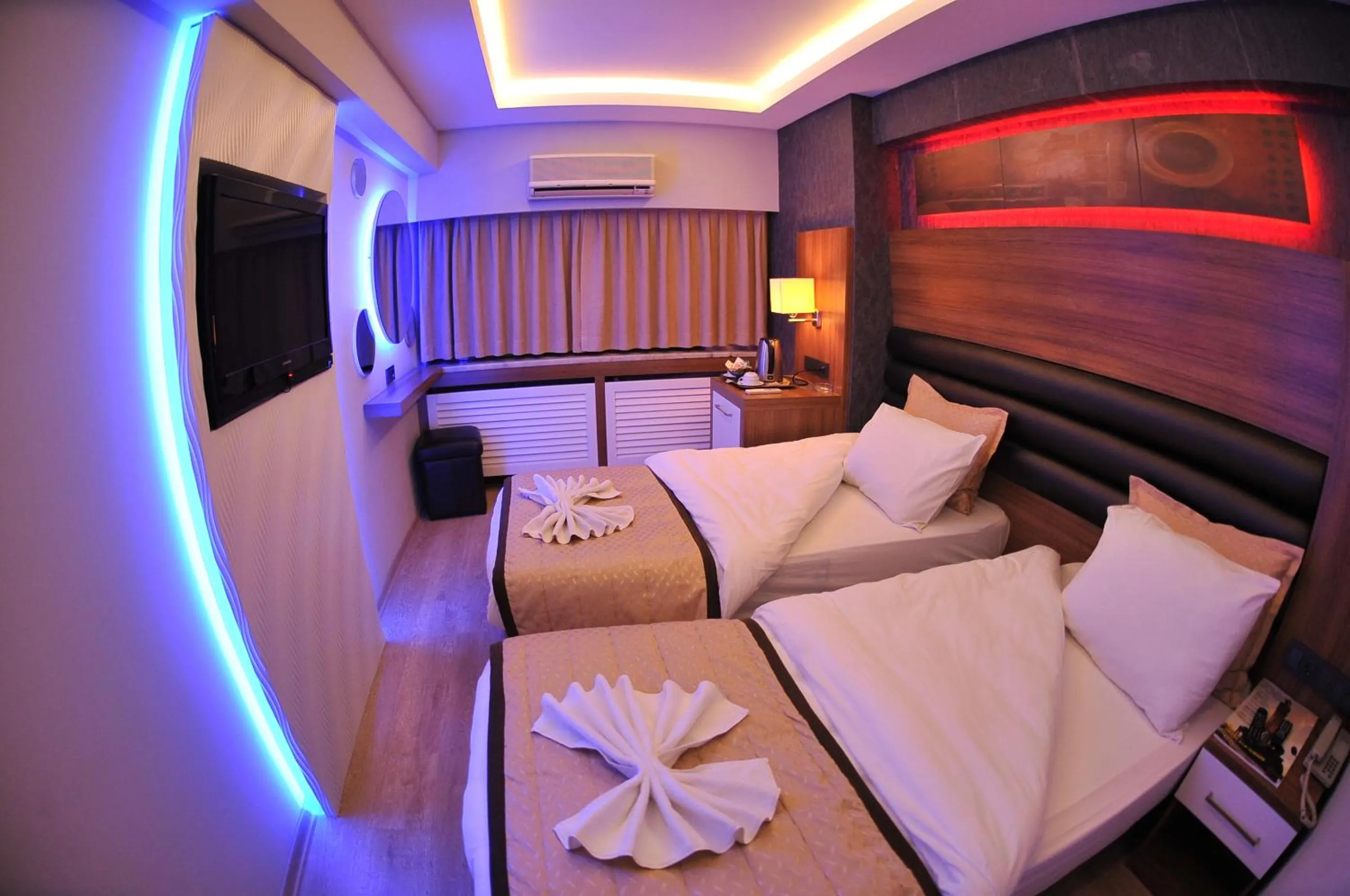 Bed in İzmir Otel Kabaçam