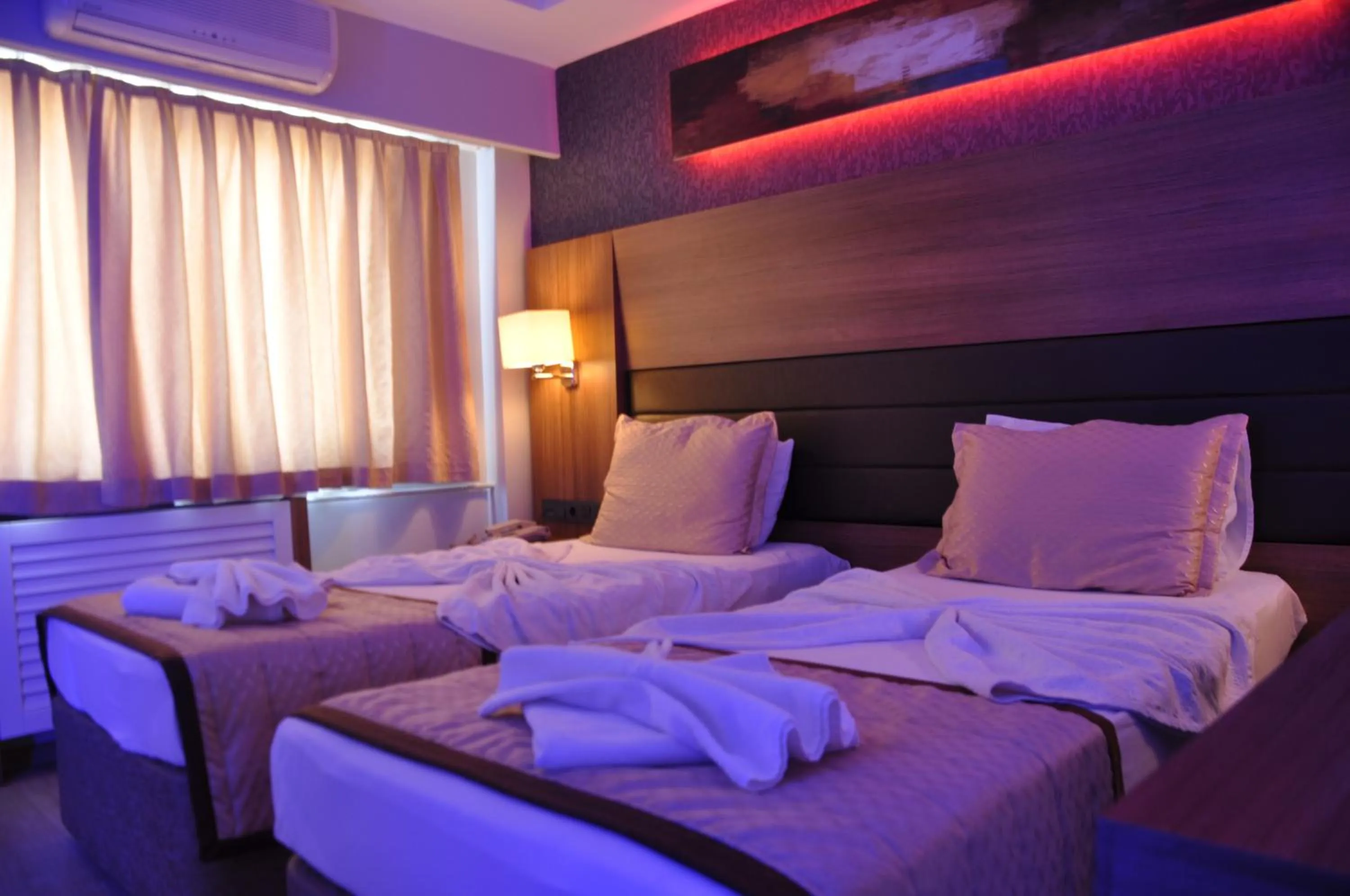 Photo of the whole room, Bed in İzmir Otel Kabaçam
