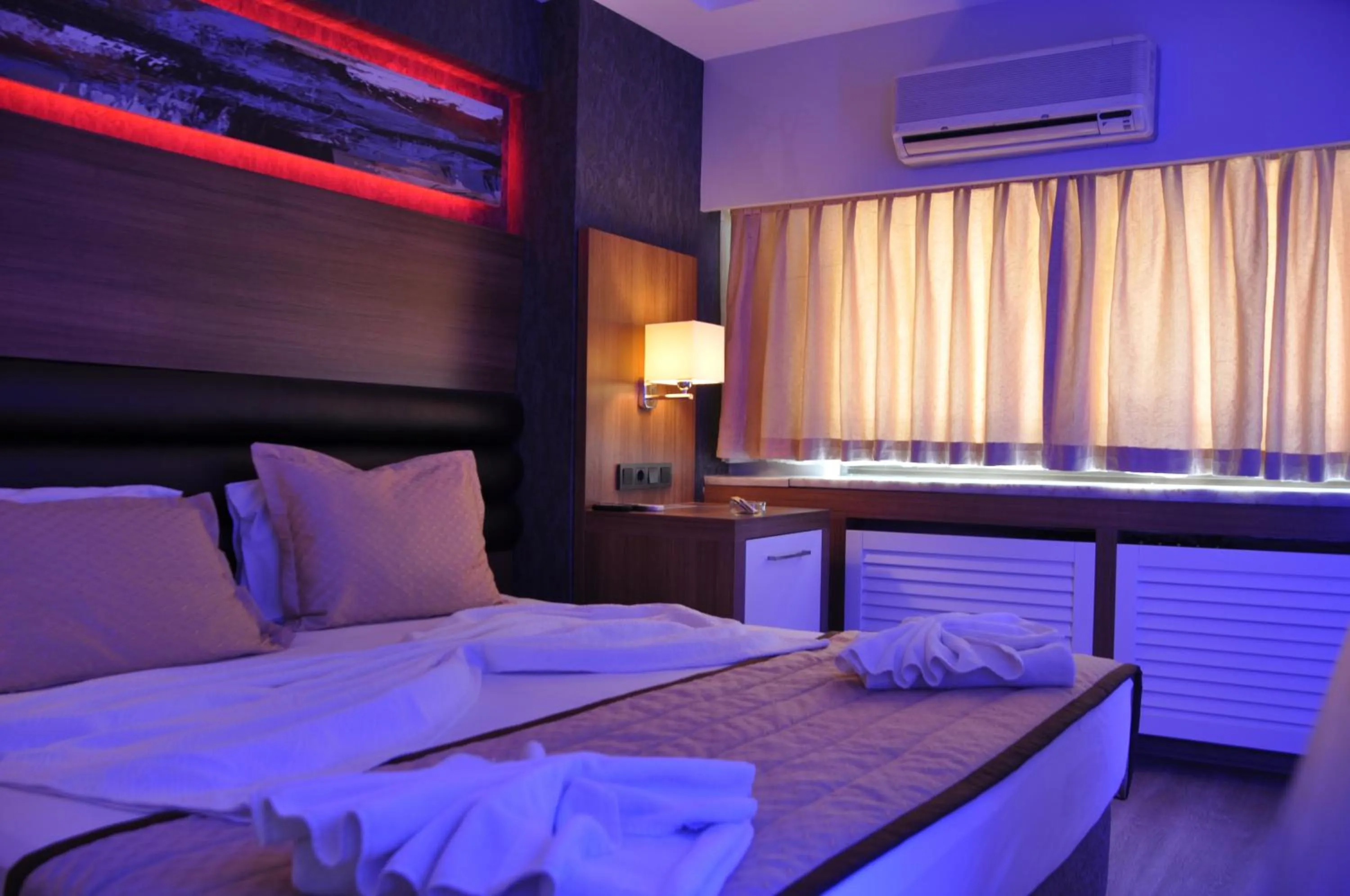 Photo of the whole room, Bed in İzmir Otel Kabaçam