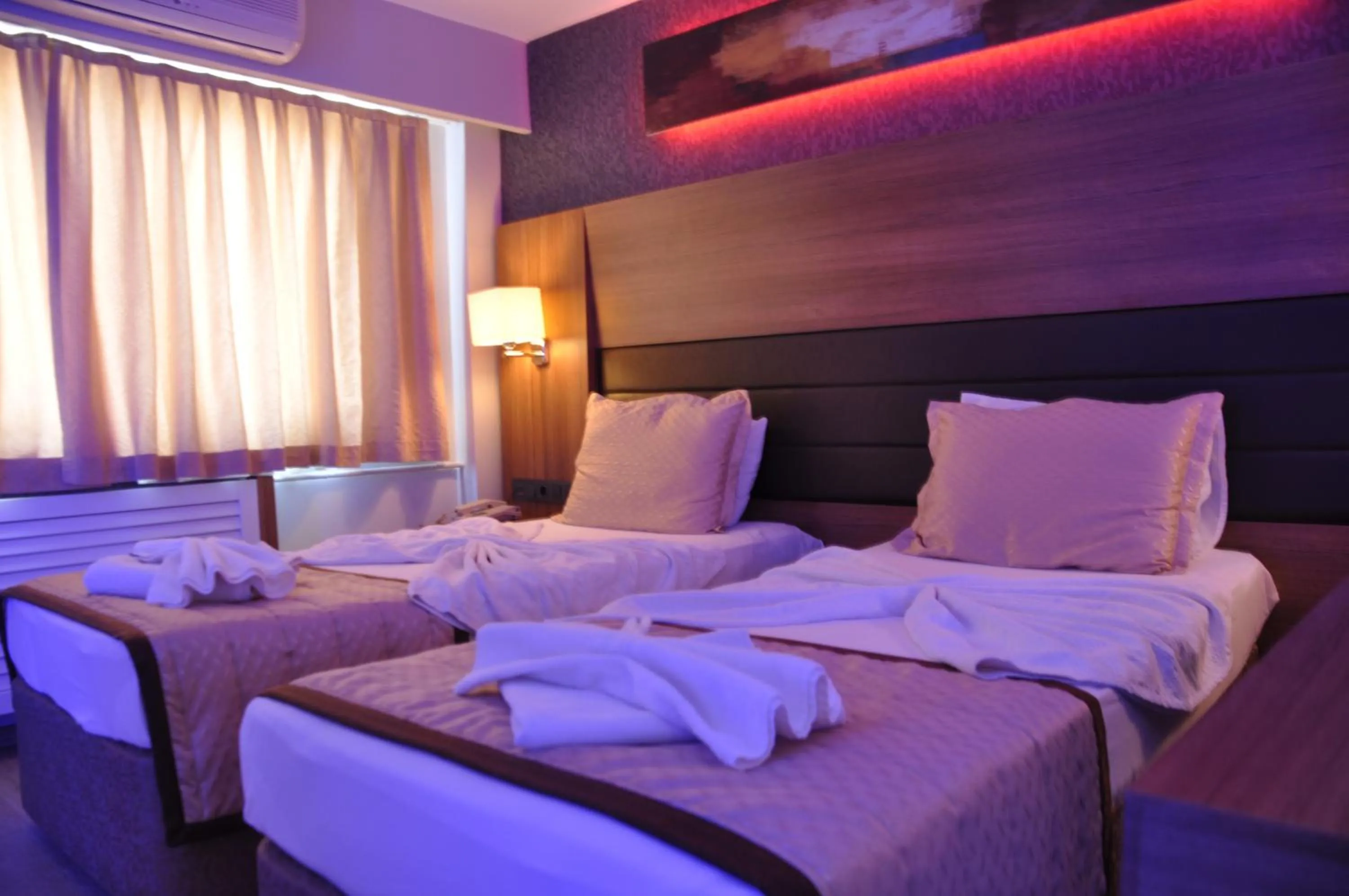 Photo of the whole room, Bed in İzmir Otel Kabaçam