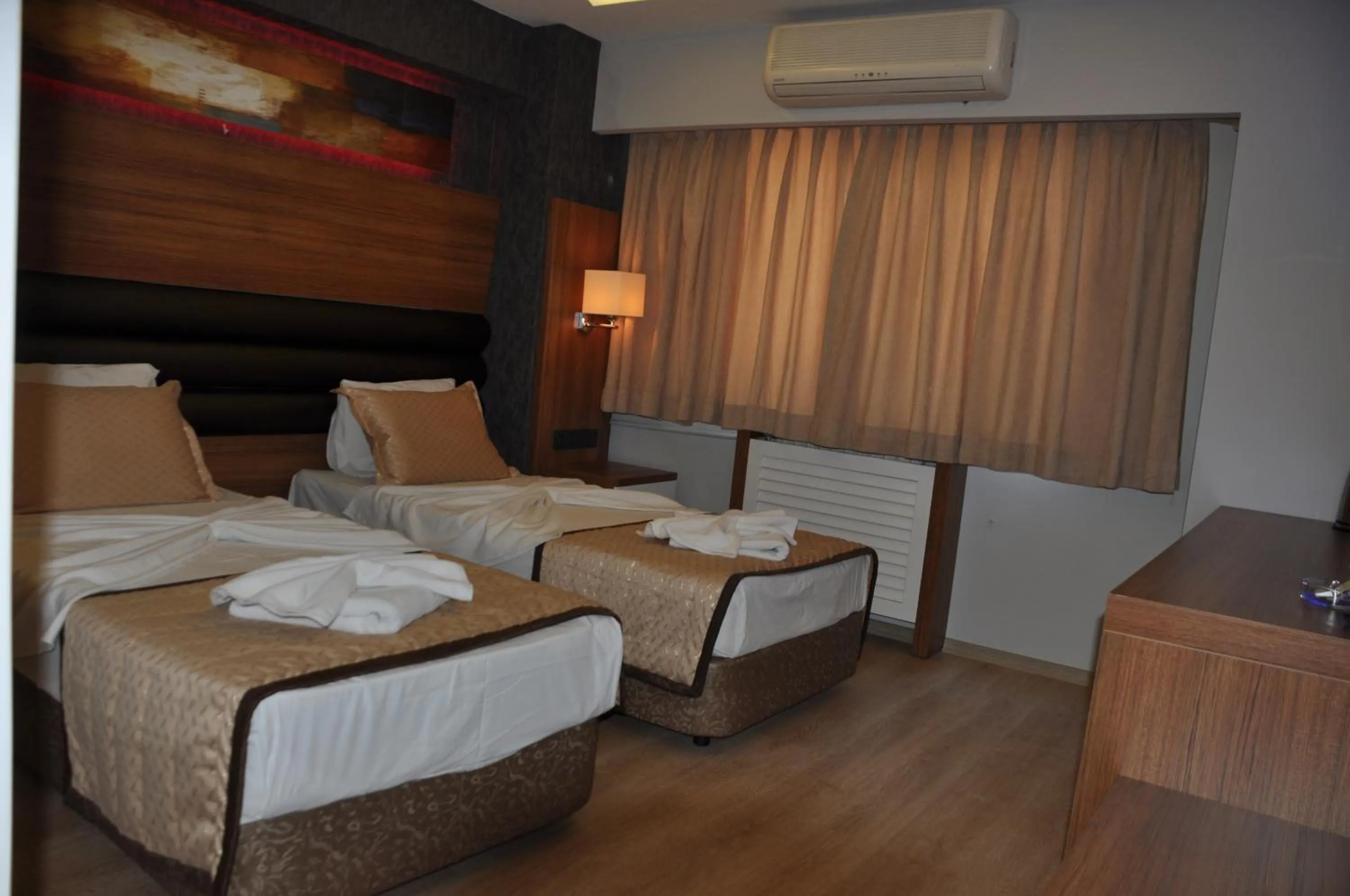 Photo of the whole room, Bed in İzmir Otel Kabaçam