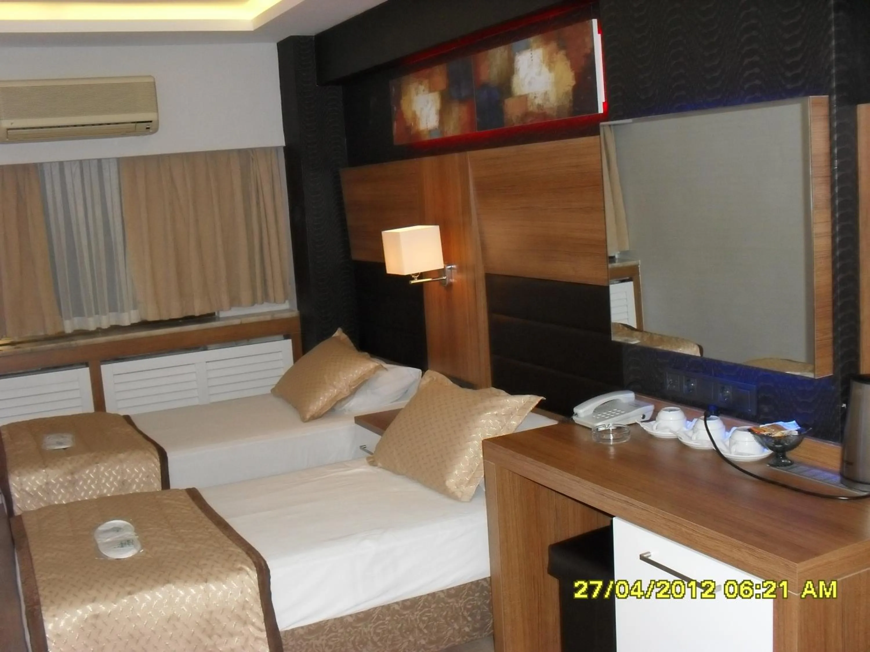 Photo of the whole room, Bed in İzmir Otel Kabaçam