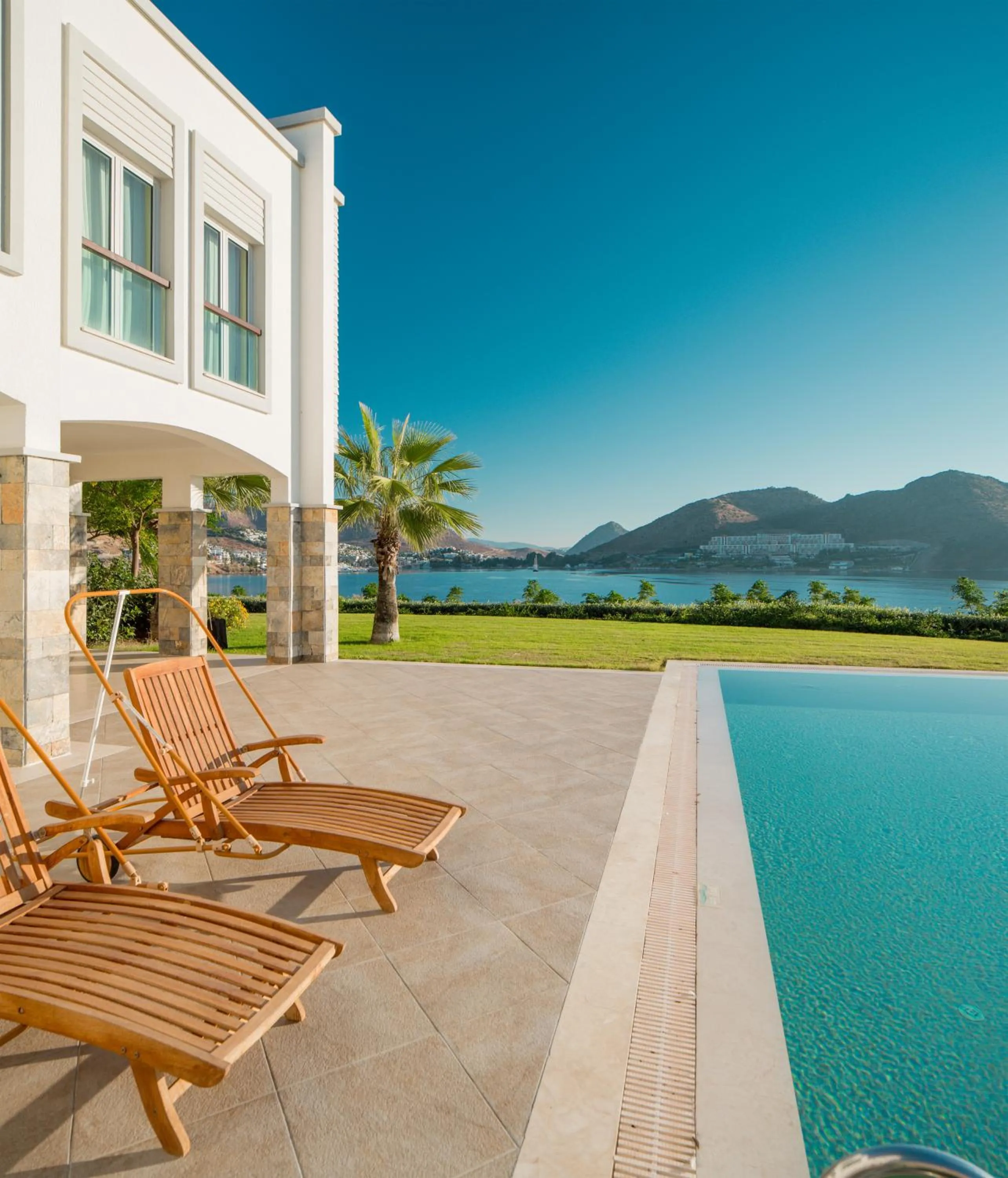 Pool view in Xanadu Island