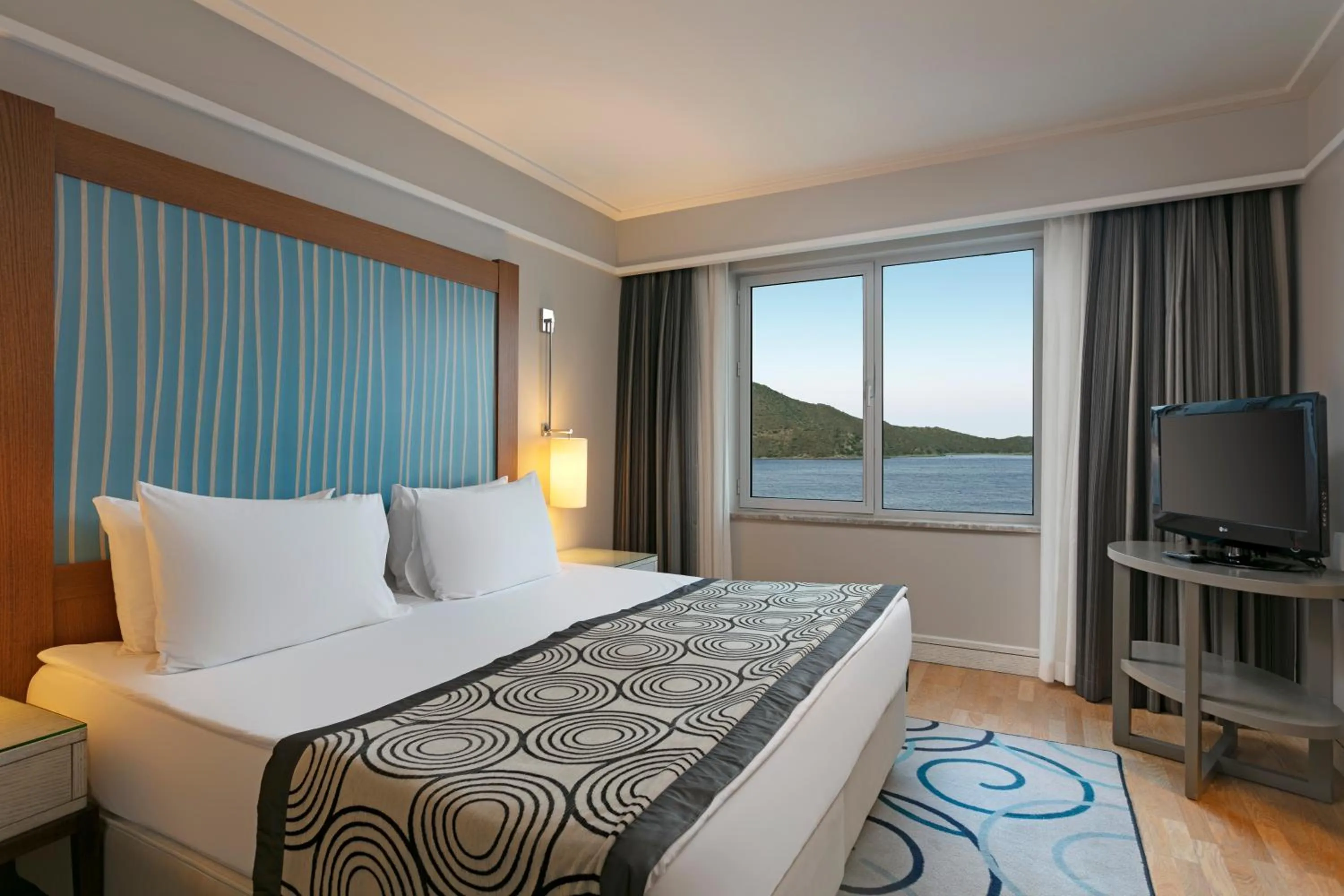 Bed in Xanadu Island