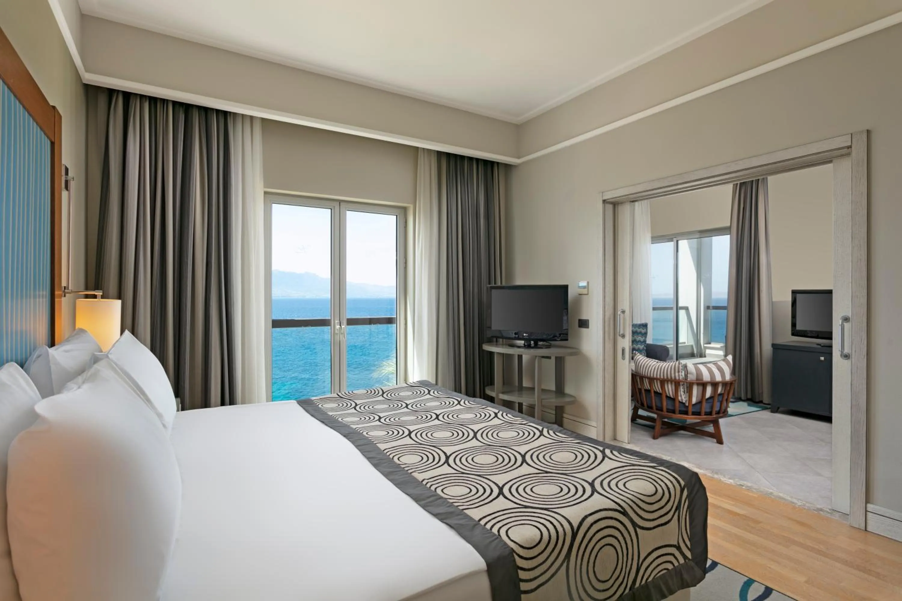 Bed in Xanadu Island