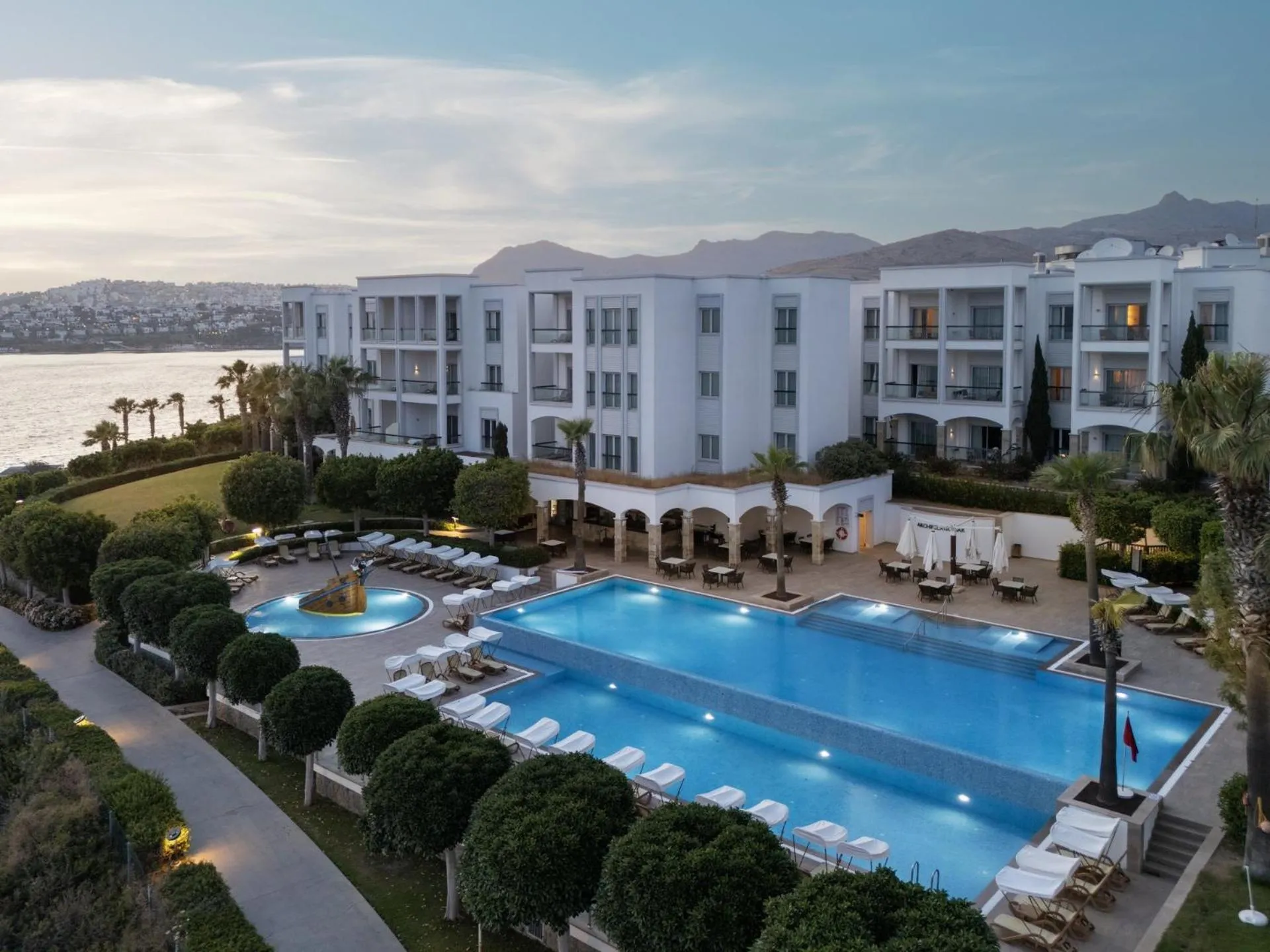 Pool view in Xanadu Island