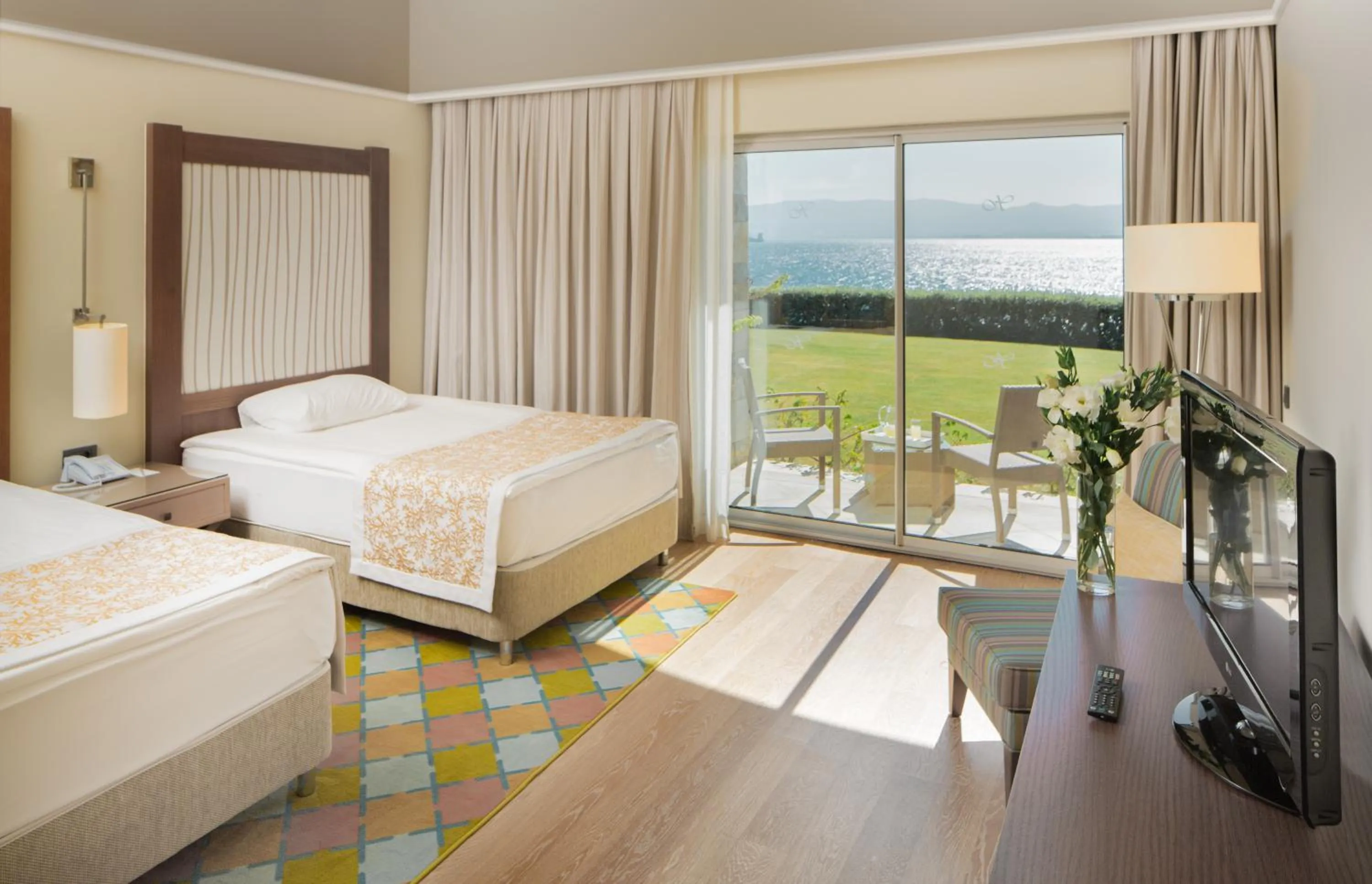 Photo of the whole room, Bed in Xanadu Island