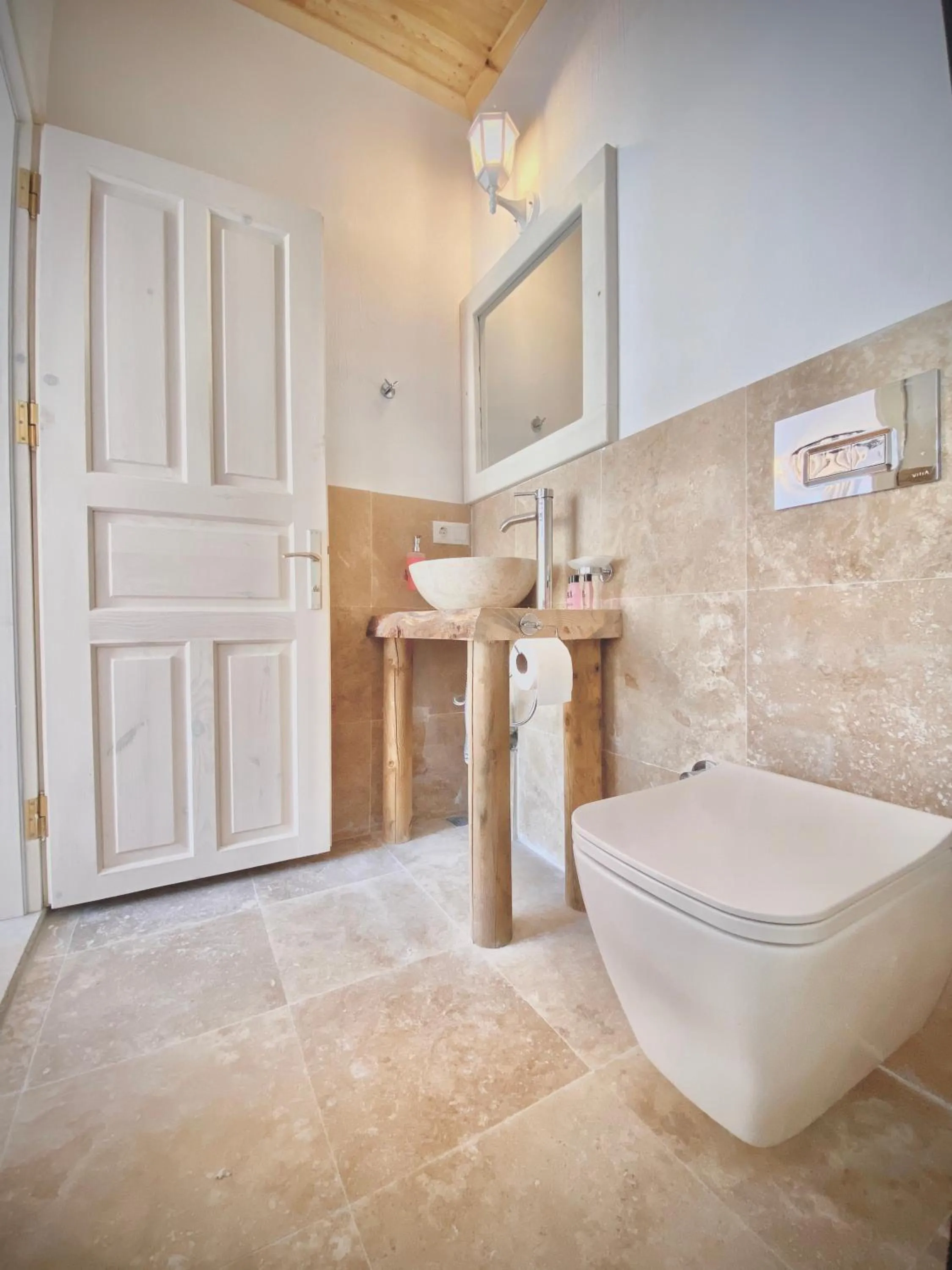 Toilet in Club Hotel Barbarossa