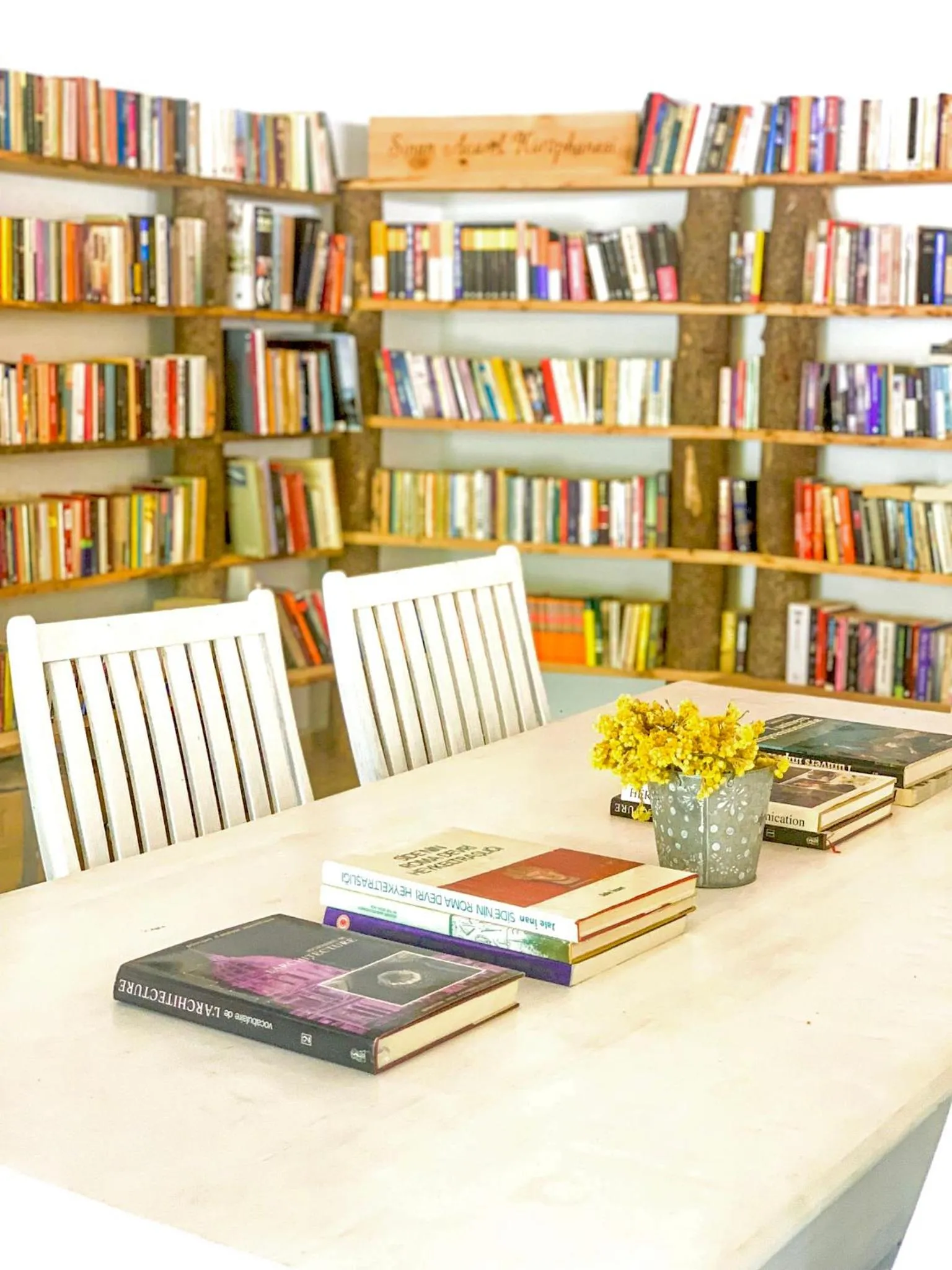 Library in Club Hotel Barbarossa